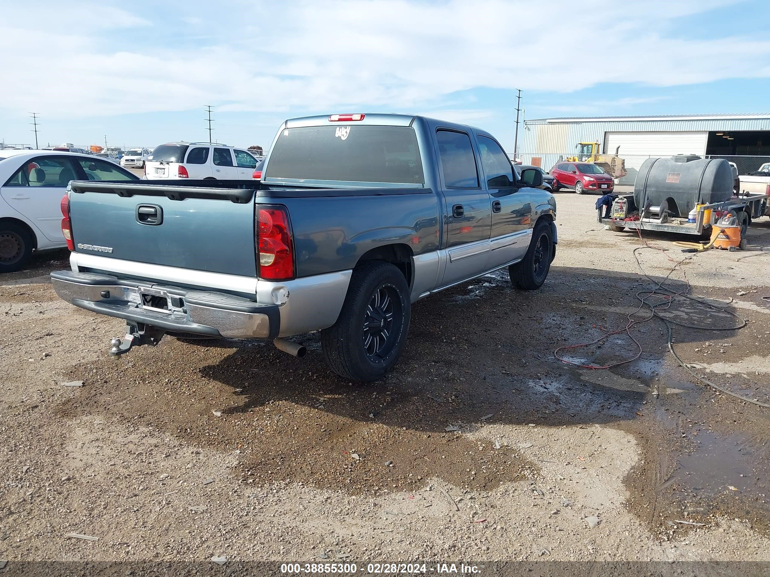 Photo 3 VIN: 2GCEC13V161343522 - CHEVROLET SILVERADO 