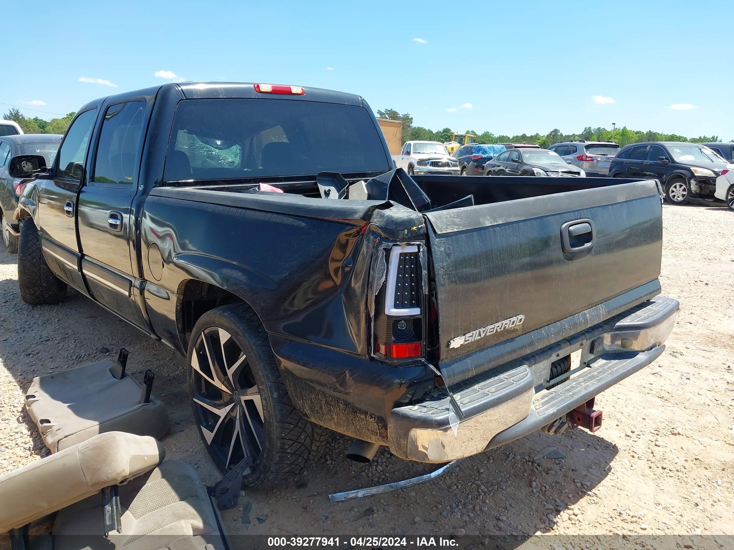 Photo 2 VIN: 2GCEC13V261353377 - CHEVROLET SILVERADO 