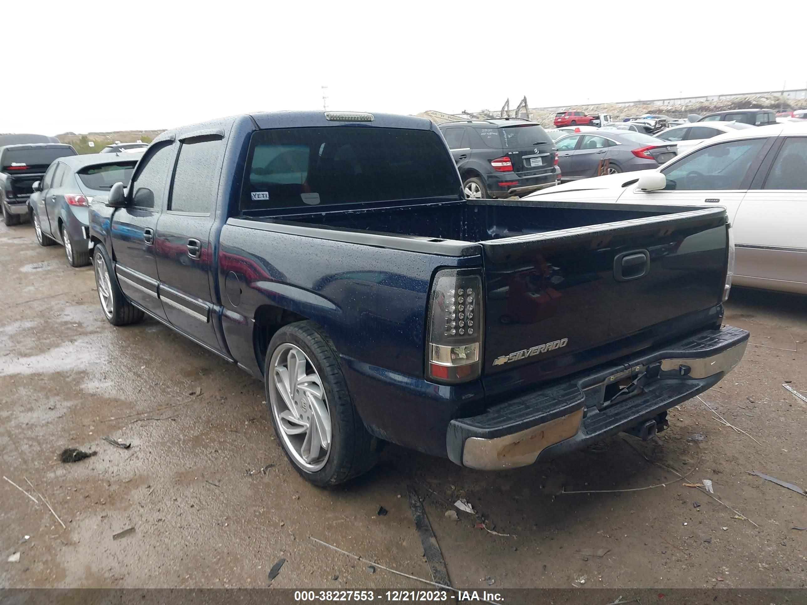 Photo 2 VIN: 2GCEC13V271150975 - CHEVROLET SILVERADO 