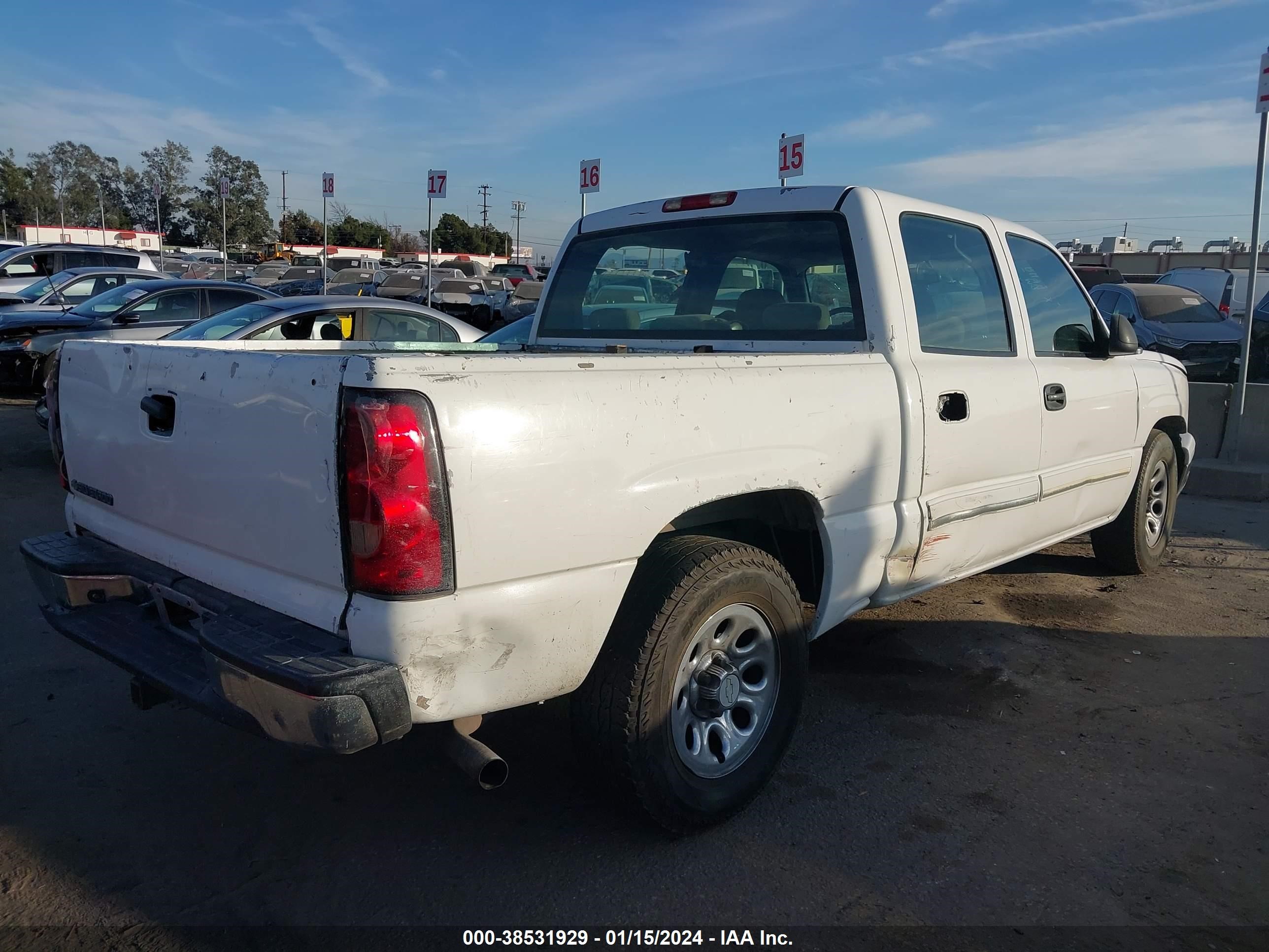 Photo 3 VIN: 2GCEC13V461314080 - CHEVROLET SILVERADO 