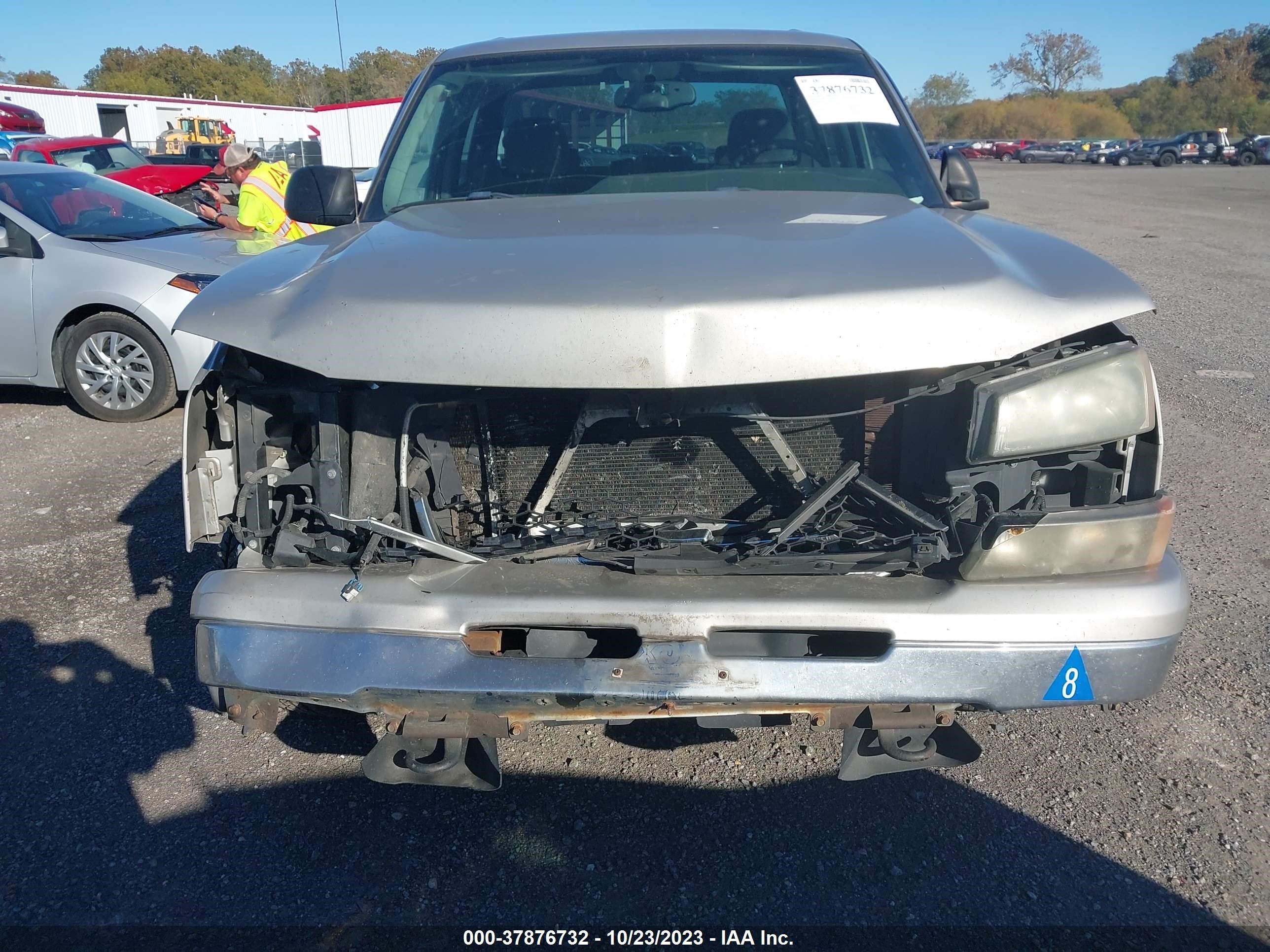 Photo 11 VIN: 2GCEC13V861200759 - CHEVROLET SILVERADO 