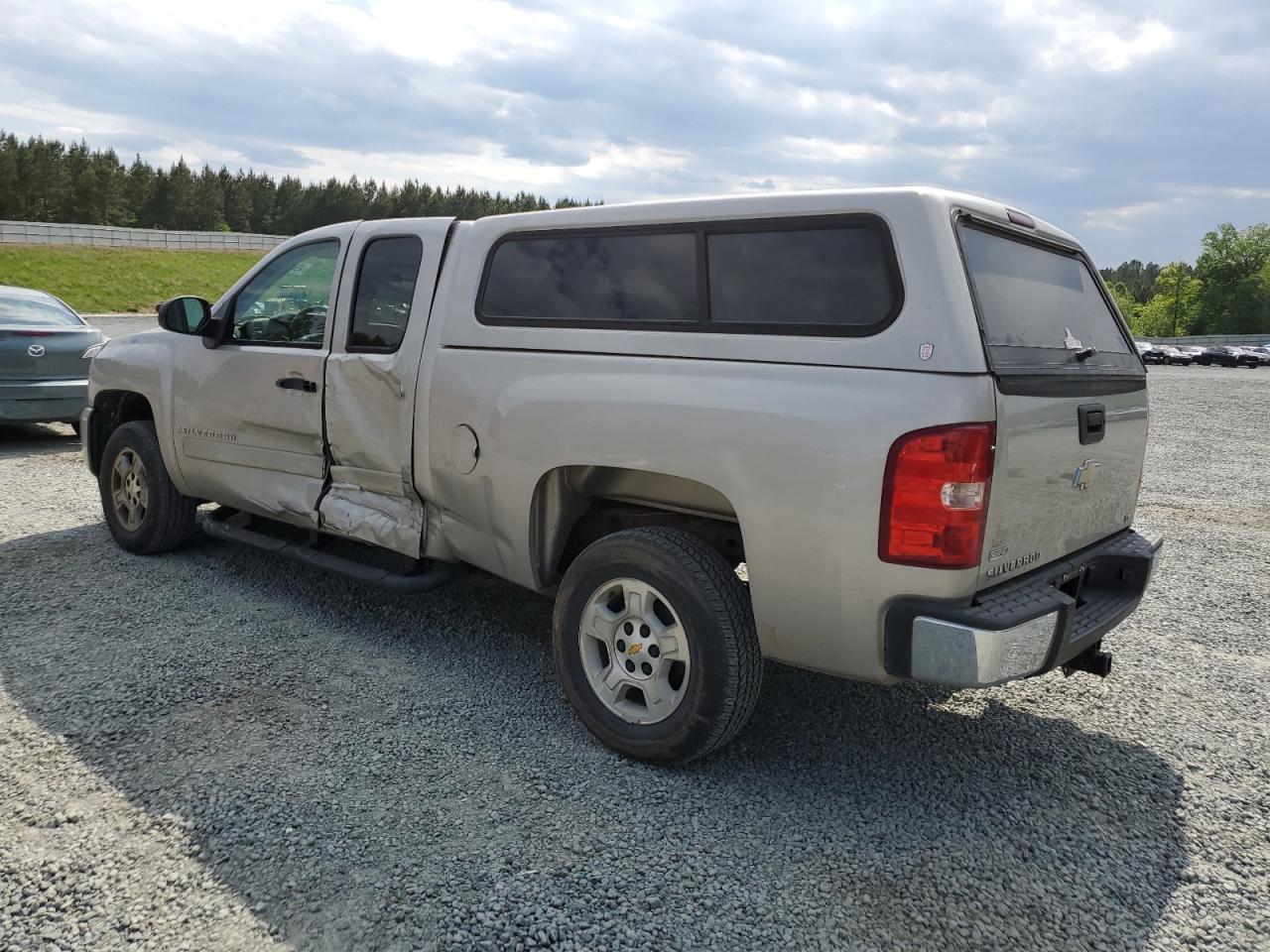 Photo 1 VIN: 2GCEC190481180668 - CHEVROLET SILVERADO 