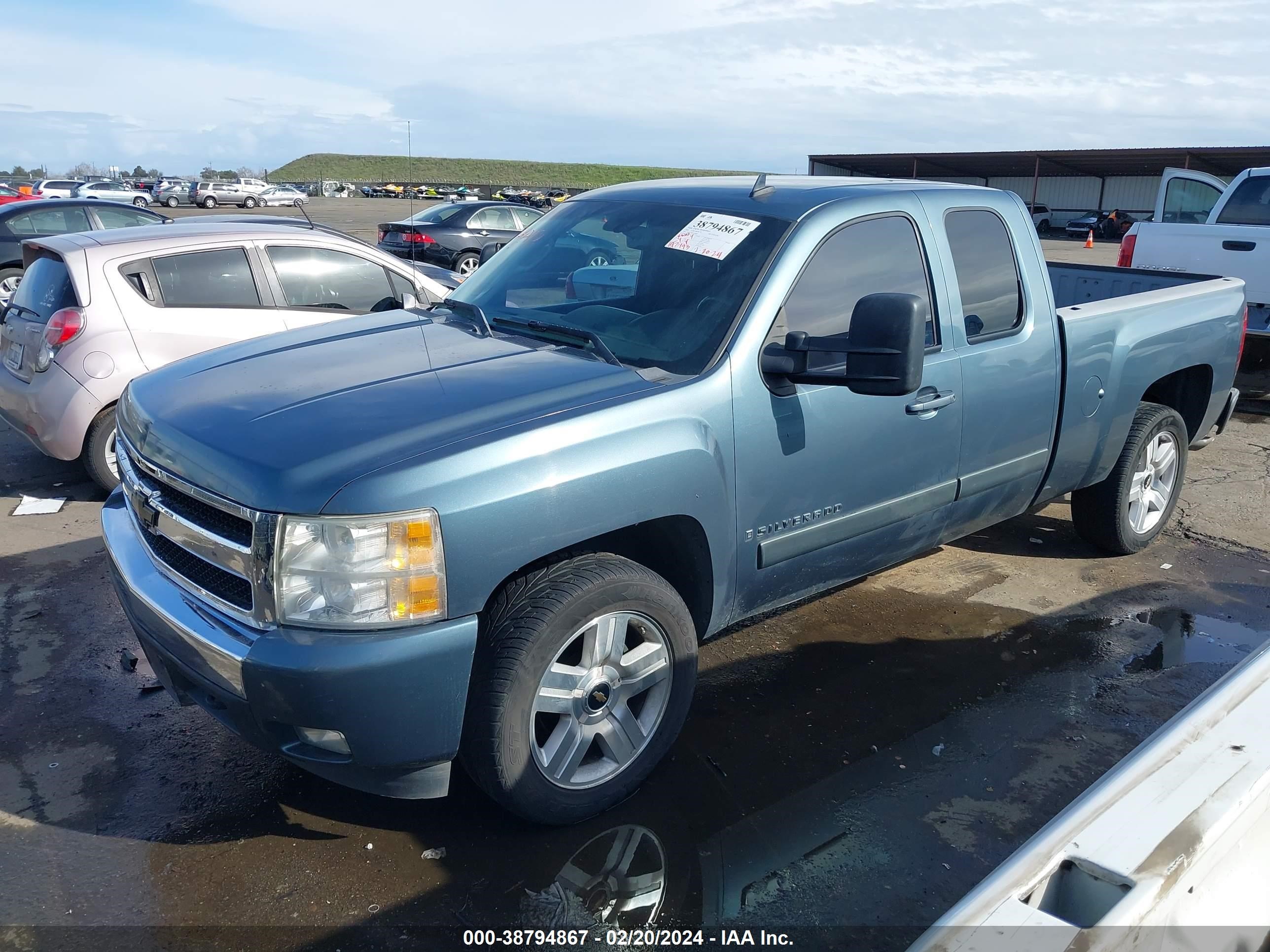 Photo 1 VIN: 2GCEC190981209050 - CHEVROLET SILVERADO 