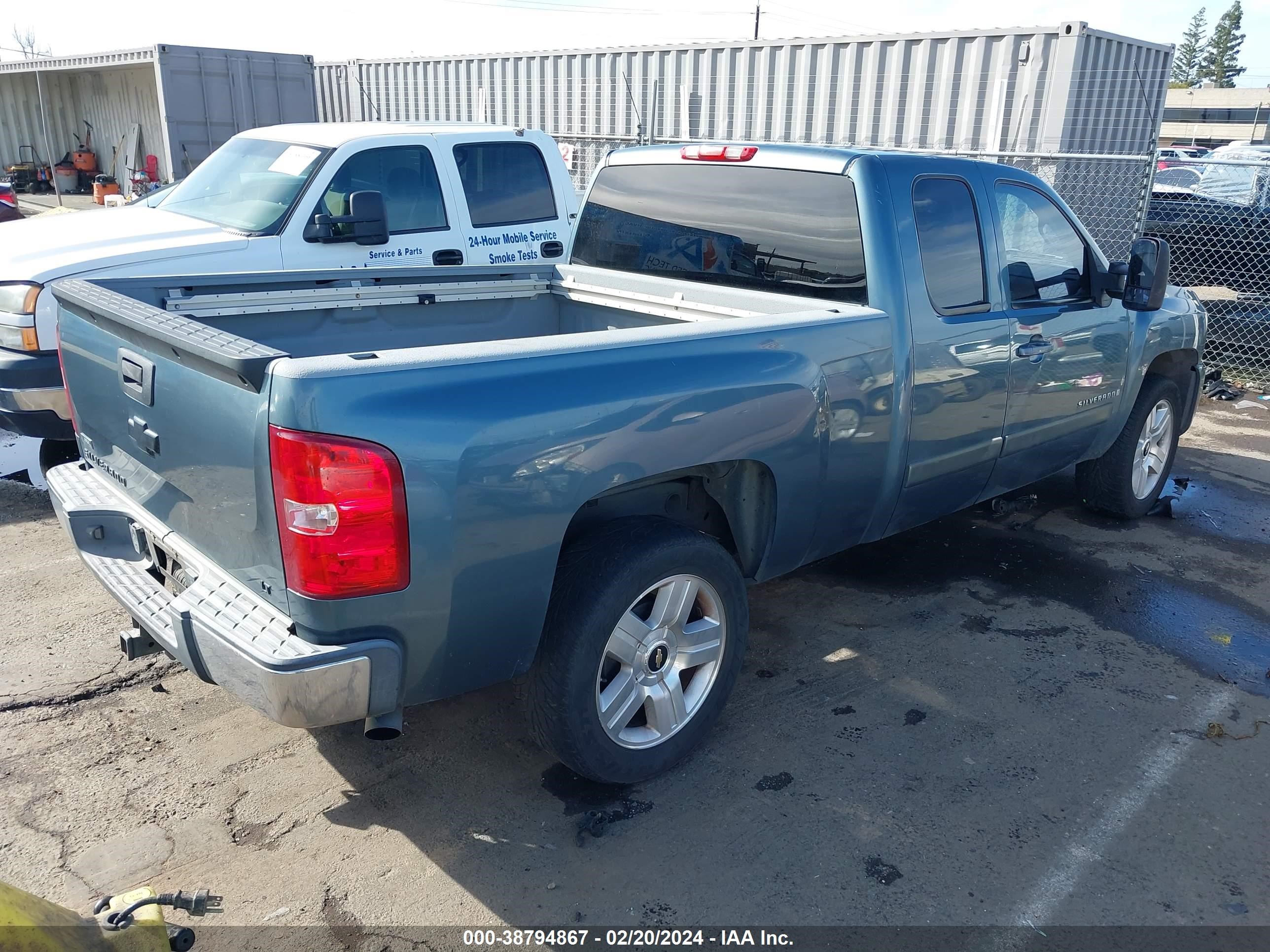 Photo 3 VIN: 2GCEC190981209050 - CHEVROLET SILVERADO 