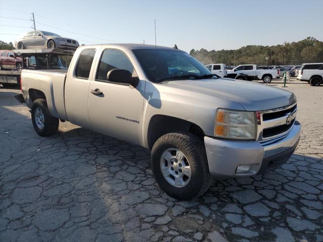 Photo 3 VIN: 2GCEC19C071617784 - CHEVROLET SILVERADO 