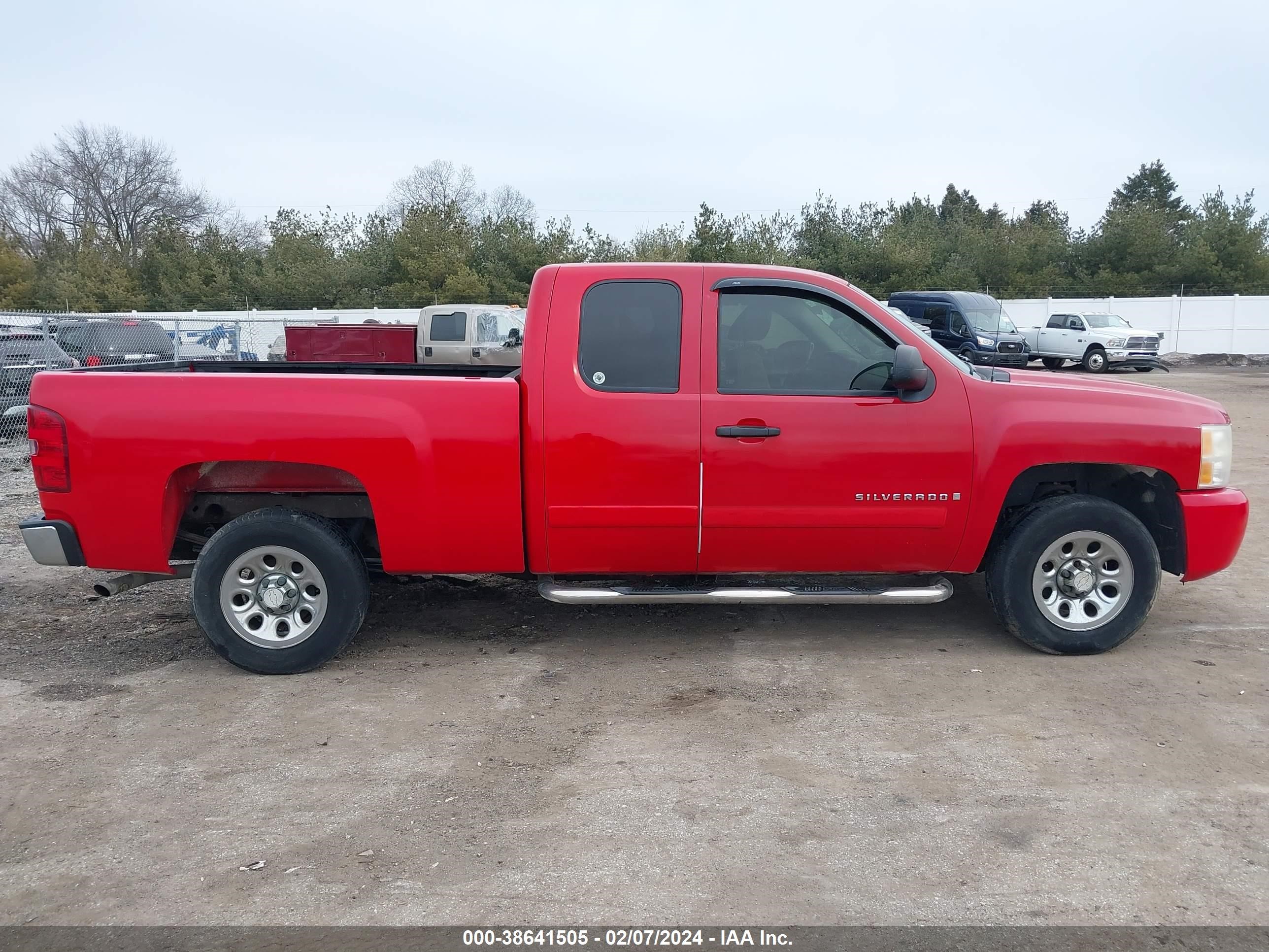 Photo 12 VIN: 2GCEC19C681251346 - CHEVROLET SILVERADO 