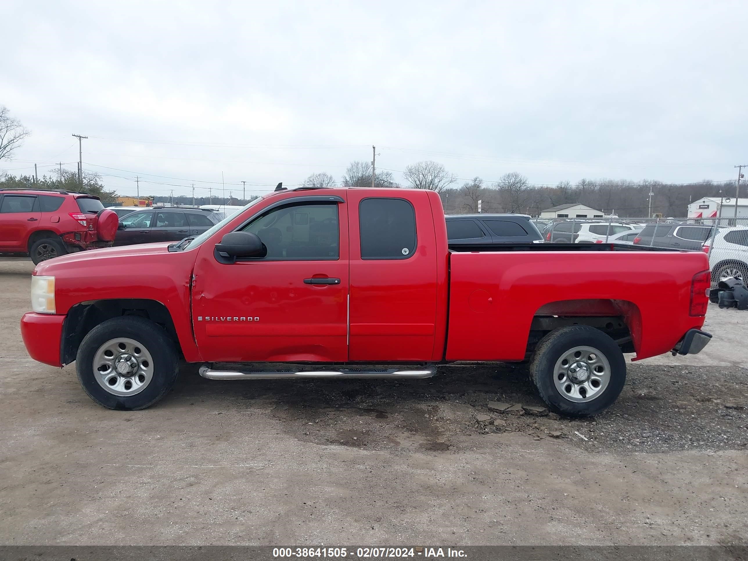 Photo 13 VIN: 2GCEC19C681251346 - CHEVROLET SILVERADO 