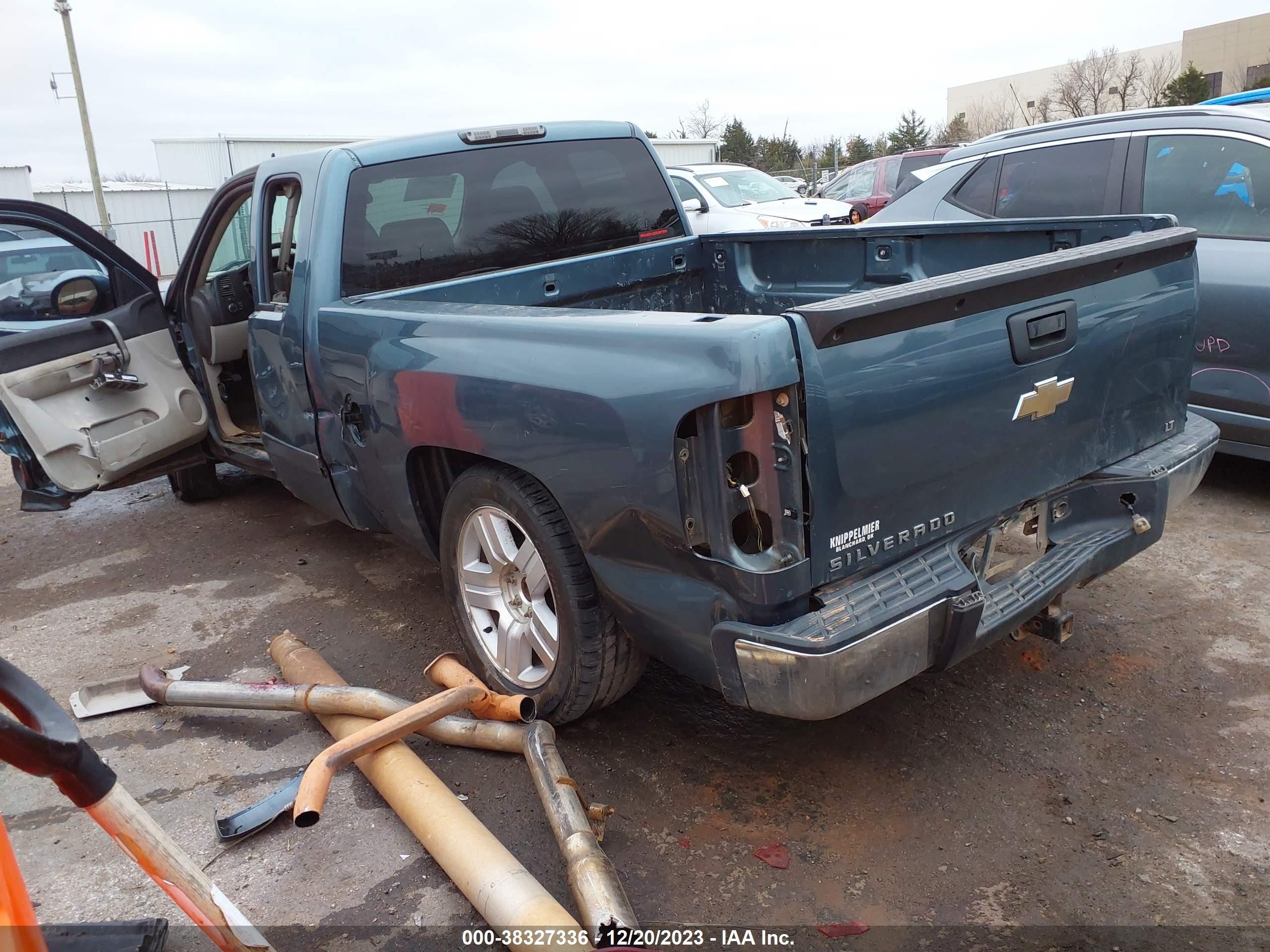 Photo 2 VIN: 2GCEC19J081242530 - CHEVROLET SILVERADO 