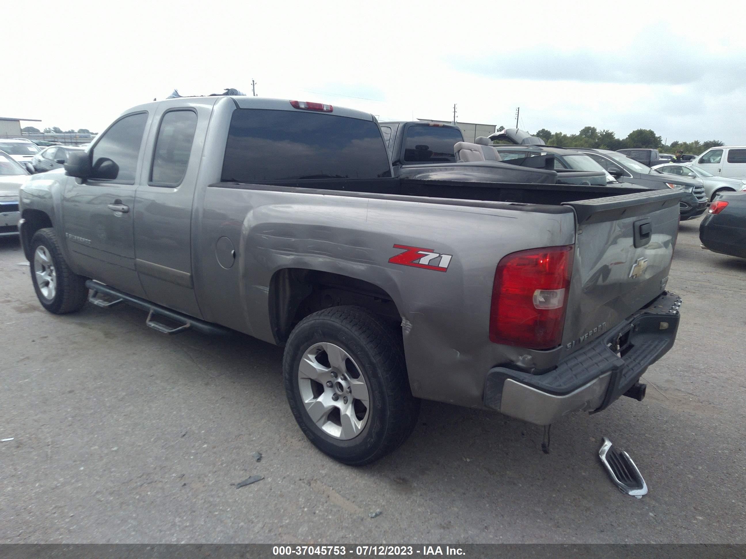 Photo 2 VIN: 2GCEC19J371656609 - CHEVROLET SILVERADO 