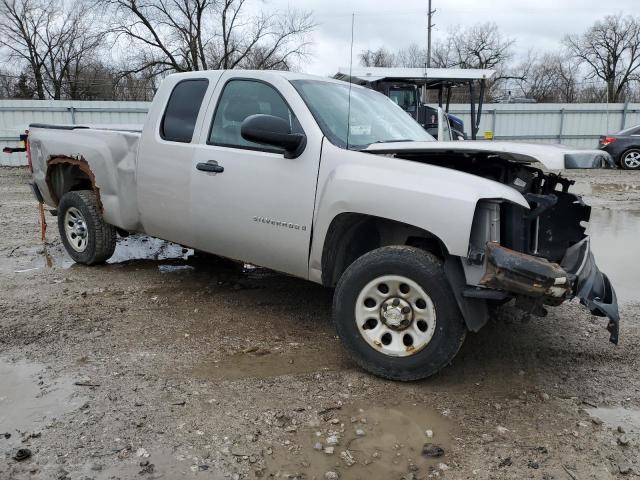 Photo 3 VIN: 2GCEC19J581129107 - CHEVROLET SILVERADO 