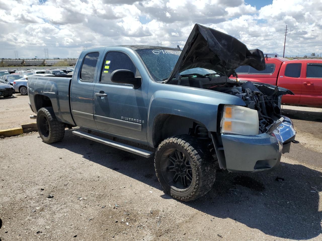 Photo 3 VIN: 2GCEC19J681275046 - CHEVROLET SILVERADO 