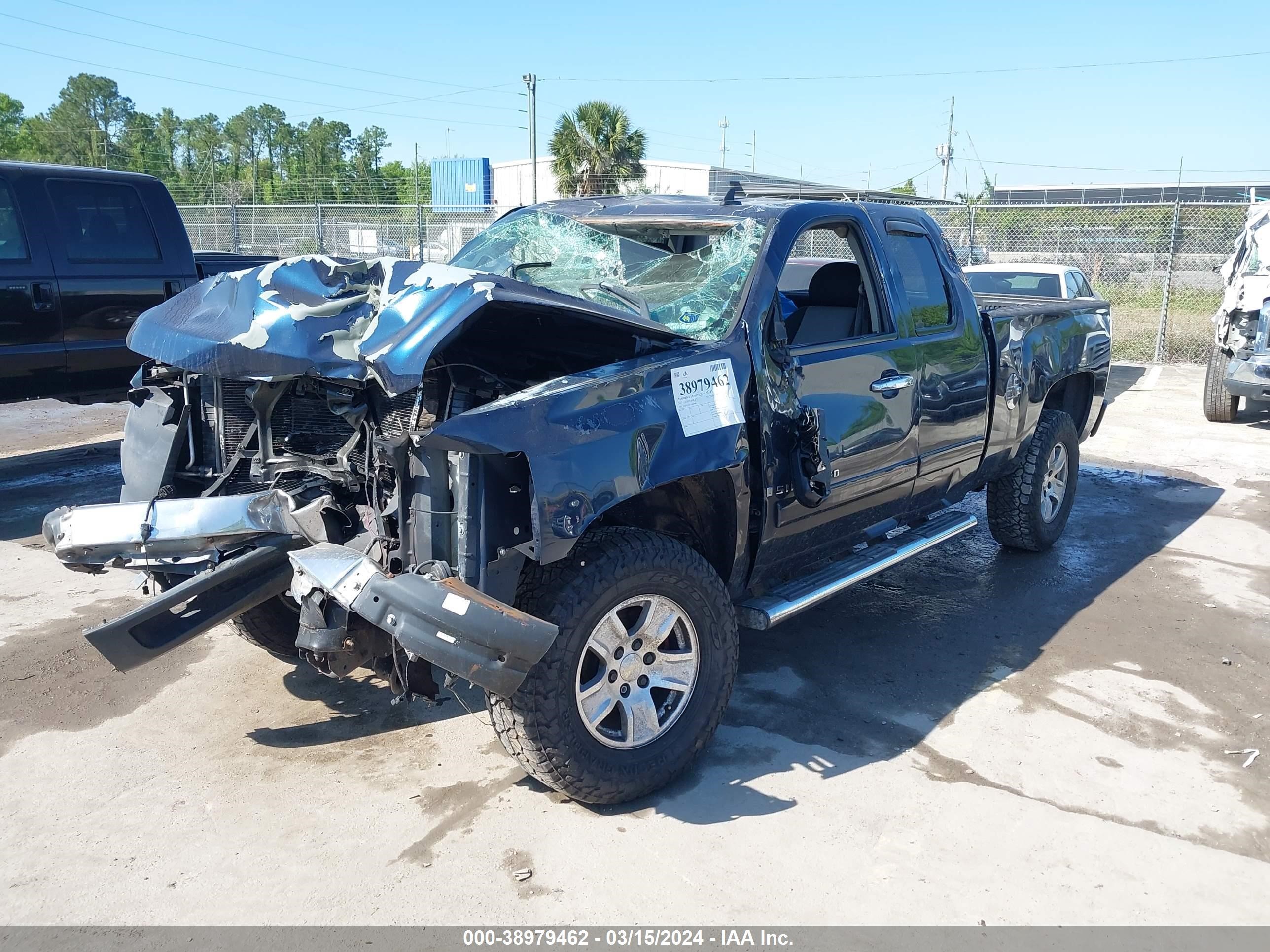 Photo 1 VIN: 2GCEC19JX71687081 - CHEVROLET SILVERADO 