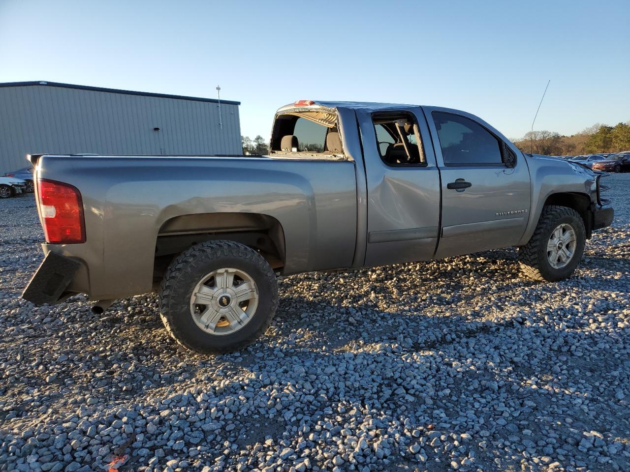 Photo 2 VIN: 2GCEC19JX81280878 - CHEVROLET SILVERADO 