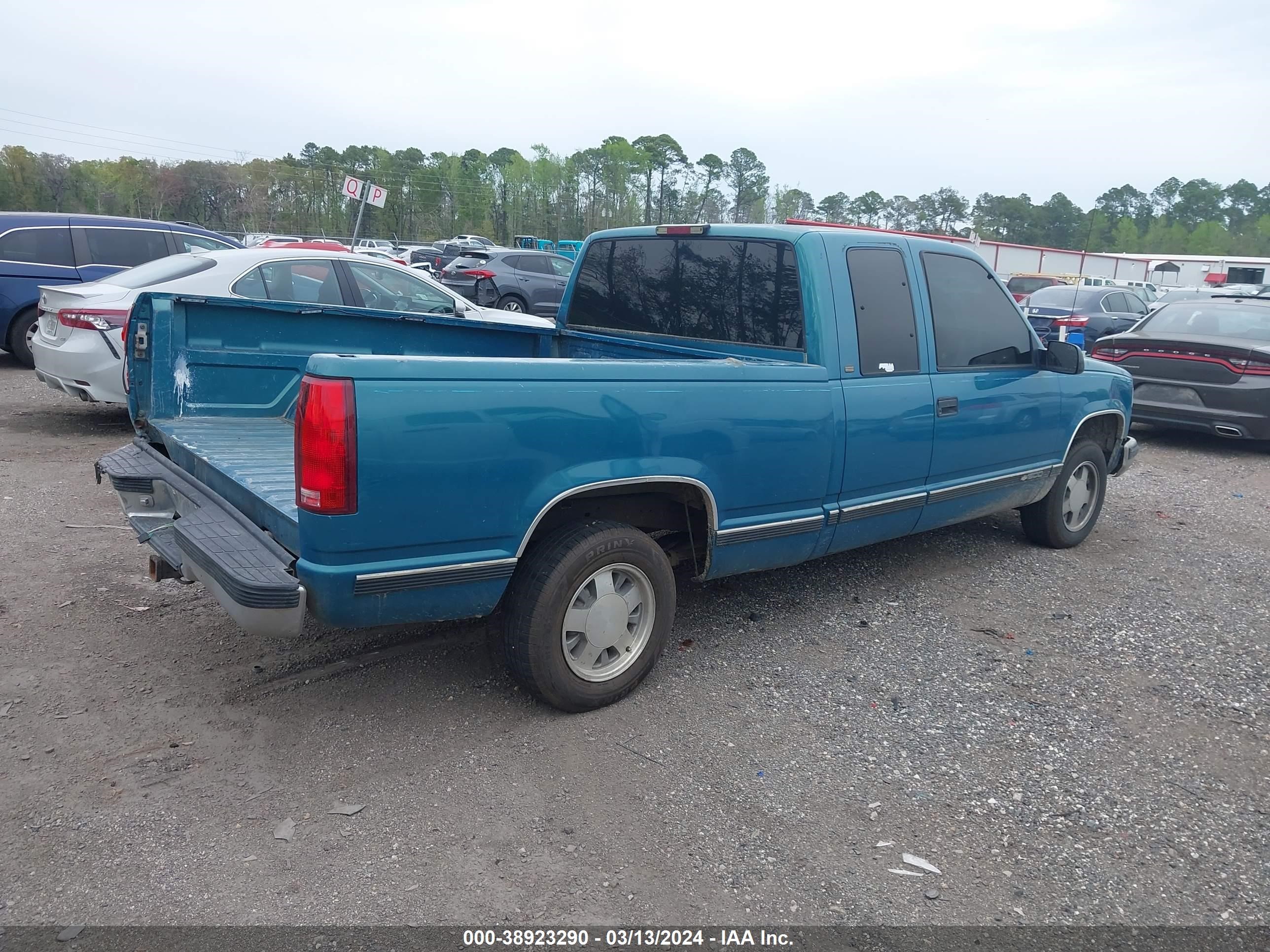 Photo 3 VIN: 2GCEC19M0W1276247 - CHEVROLET NULL 