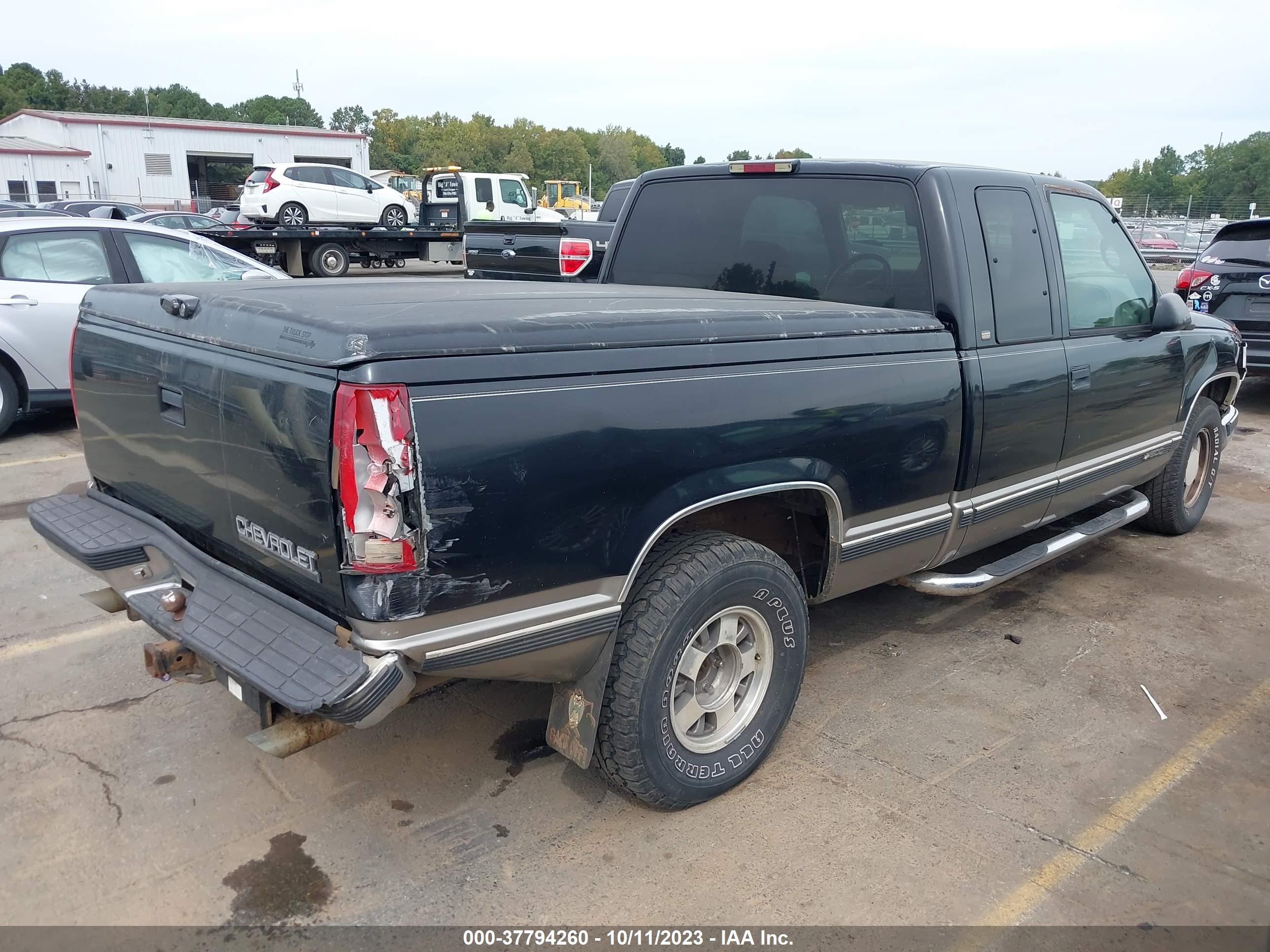 Photo 3 VIN: 2GCEC19R3W1140531 - CHEVROLET S-10 PICKUP 