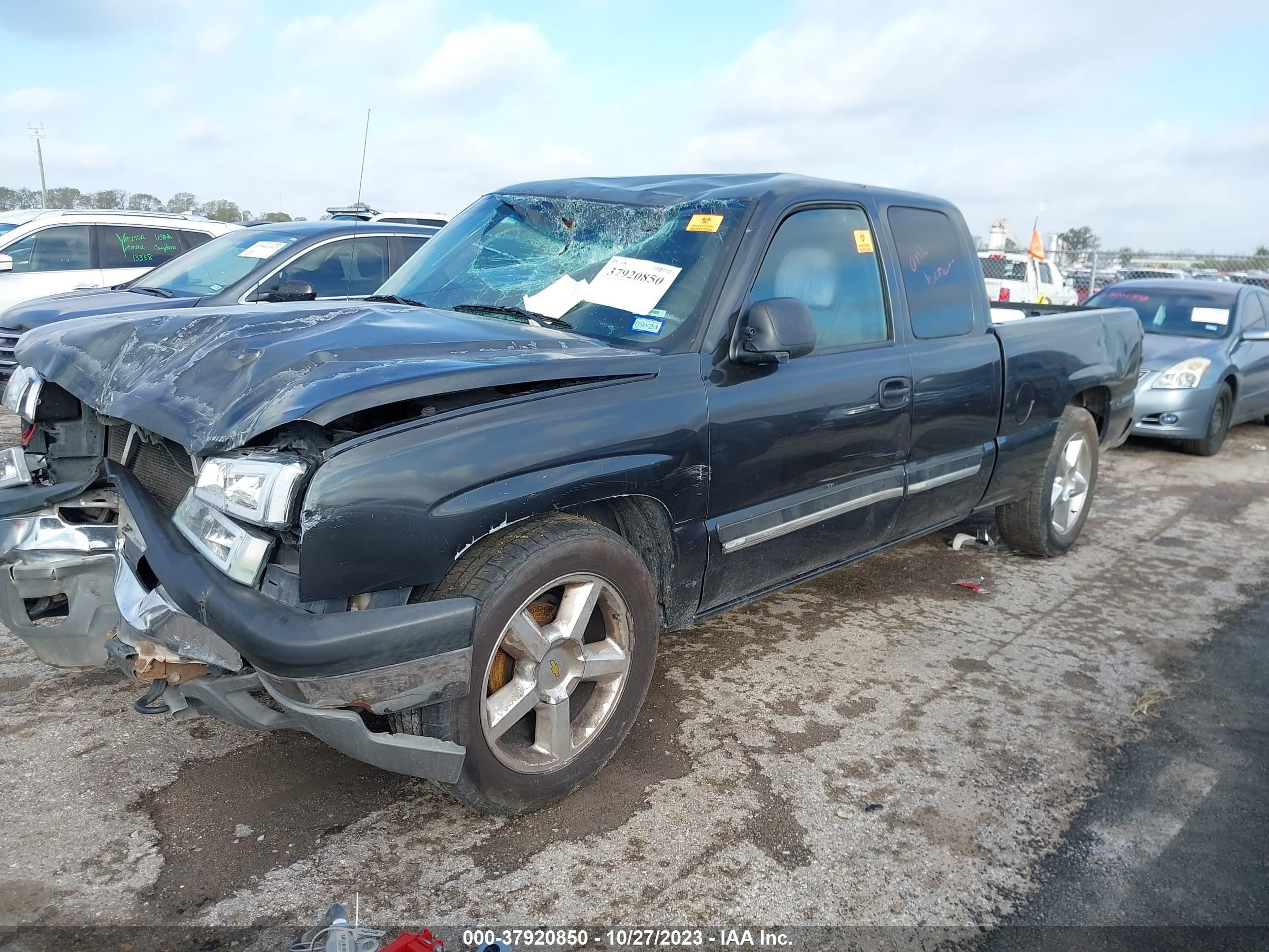 Photo 1 VIN: 2GCEC19T031387058 - CHEVROLET SILVERADO 