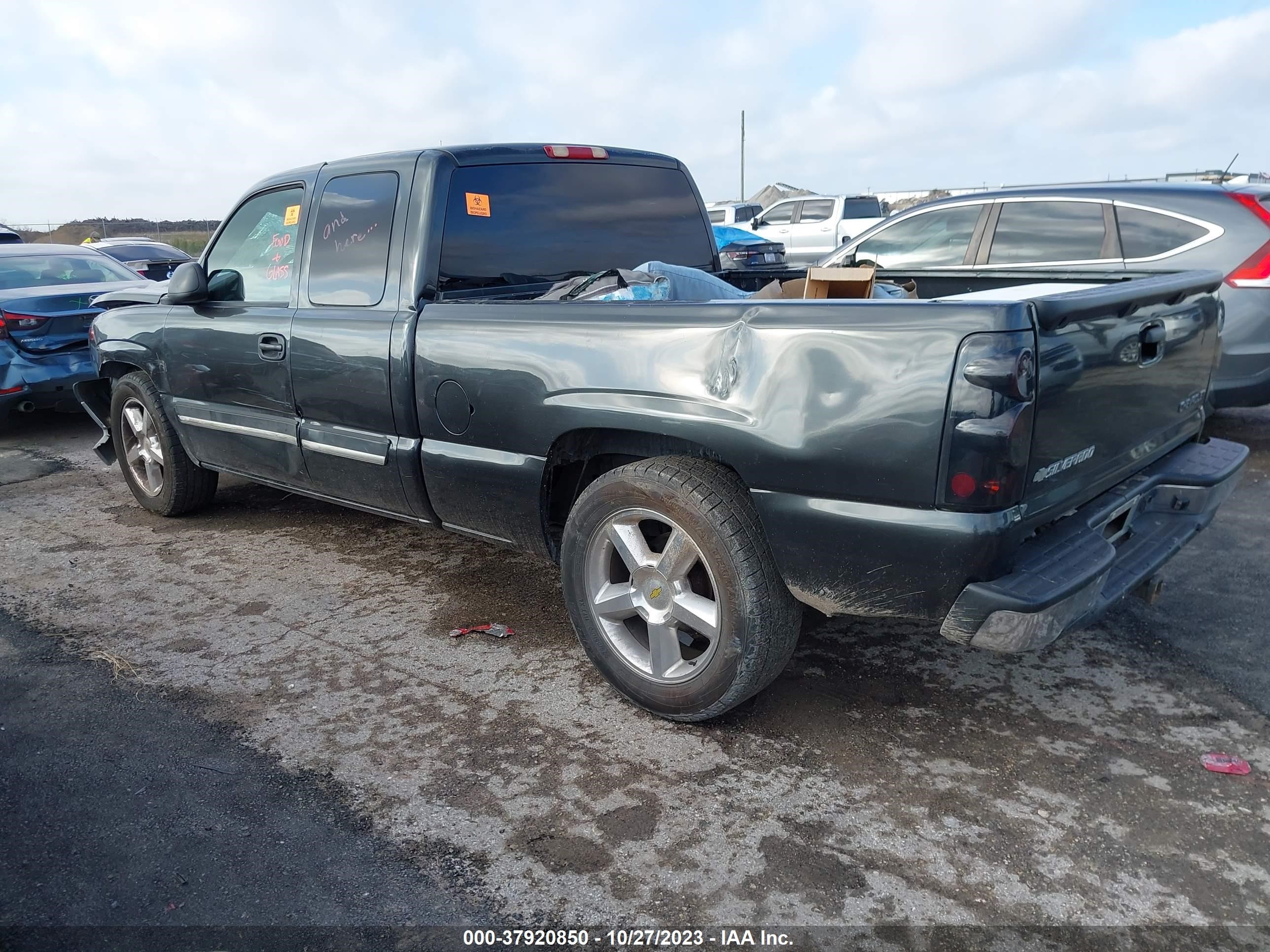 Photo 2 VIN: 2GCEC19T031387058 - CHEVROLET SILVERADO 