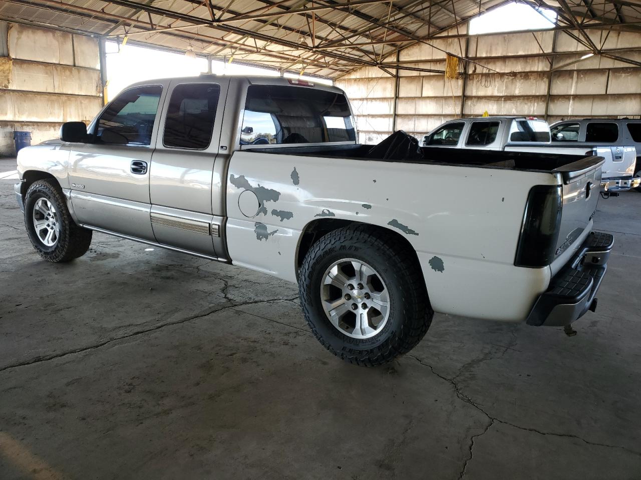 Photo 1 VIN: 2GCEC19T111296975 - CHEVROLET SILVERADO 