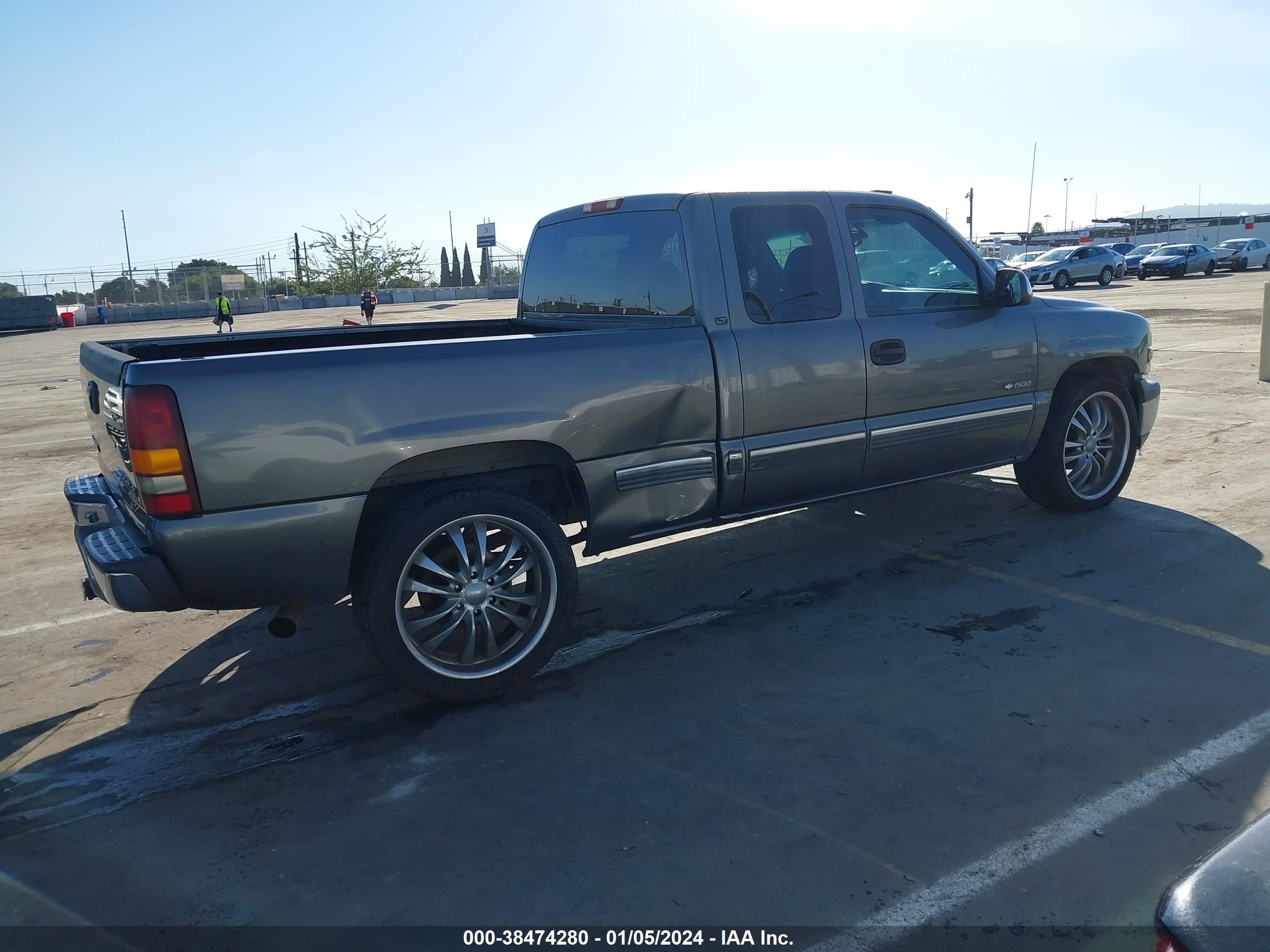 Photo 3 VIN: 2GCEC19T111381248 - CHEVROLET SILVERADO 