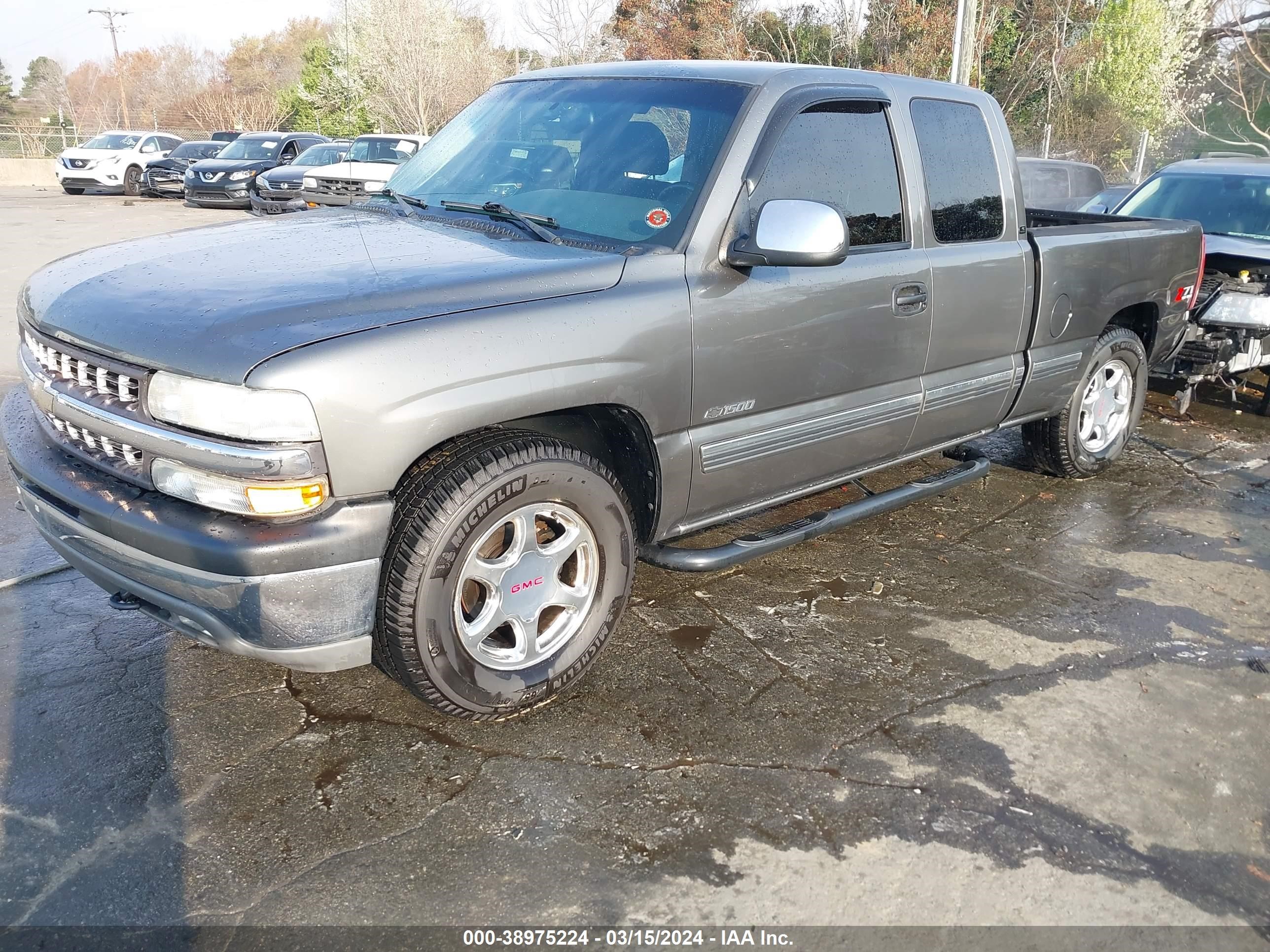 Photo 1 VIN: 2GCEC19T121372213 - CHEVROLET SILVERADO 