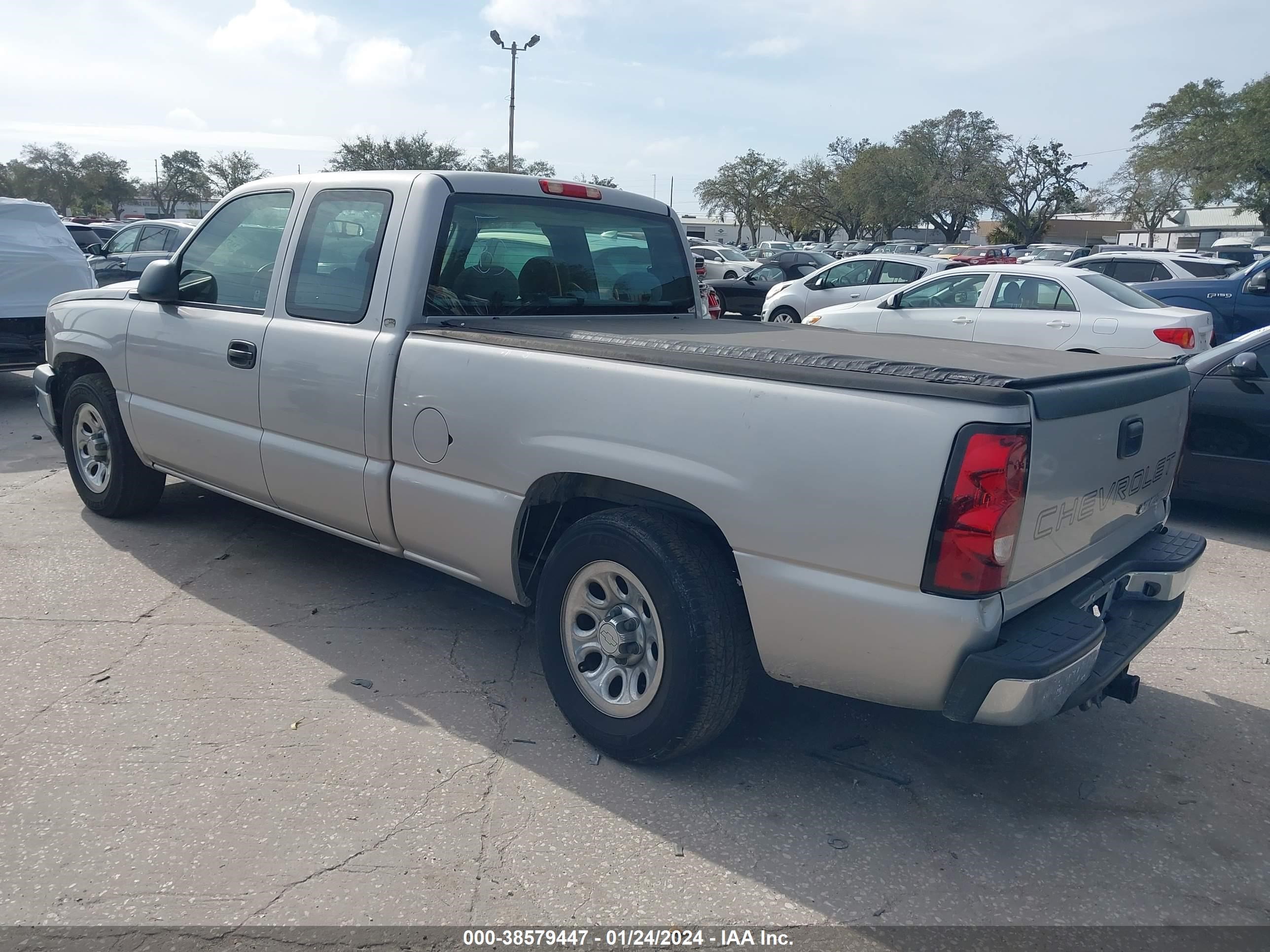 Photo 2 VIN: 2GCEC19T161109239 - CHEVROLET SILVERADO 