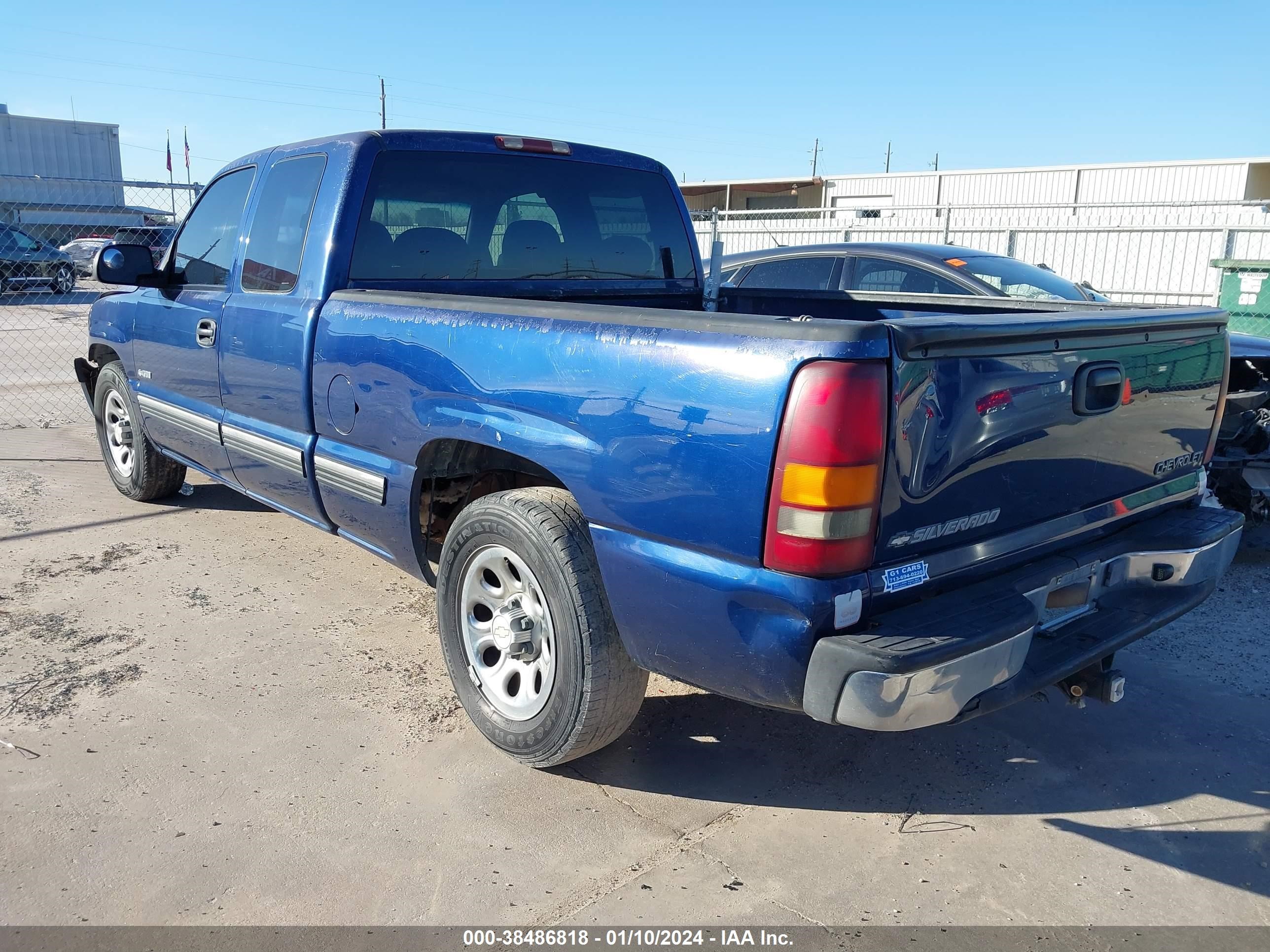 Photo 2 VIN: 2GCEC19T1Y1116985 - CHEVROLET SILVERADO 