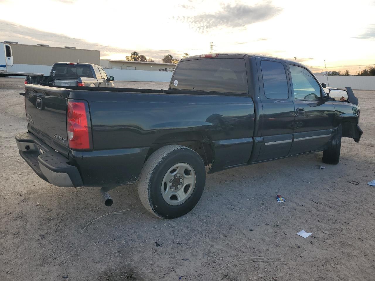 Photo 2 VIN: 2GCEC19T231269478 - CHEVROLET SILVERADO 