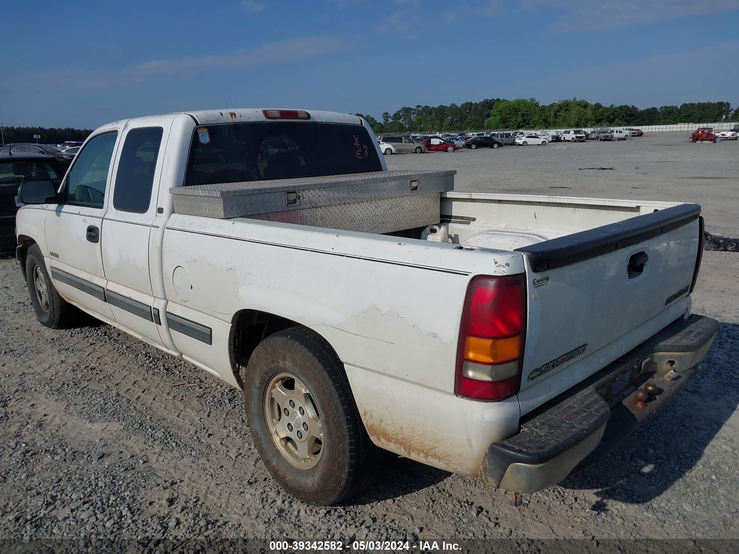 Photo 2 VIN: 2GCEC19T321144178 - CHEVROLET SILVERADO 