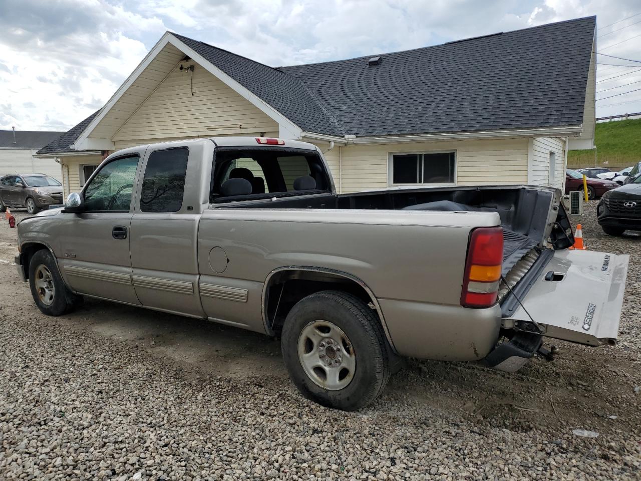 Photo 1 VIN: 2GCEC19T3Y1149504 - CHEVROLET SILVERADO 