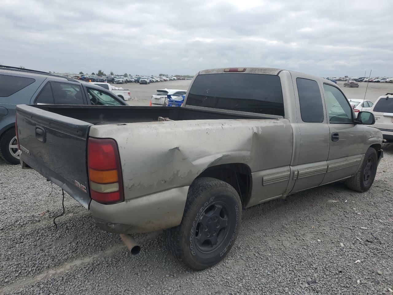 Photo 2 VIN: 2GCEC19T3Y1155870 - CHEVROLET SILVERADO 