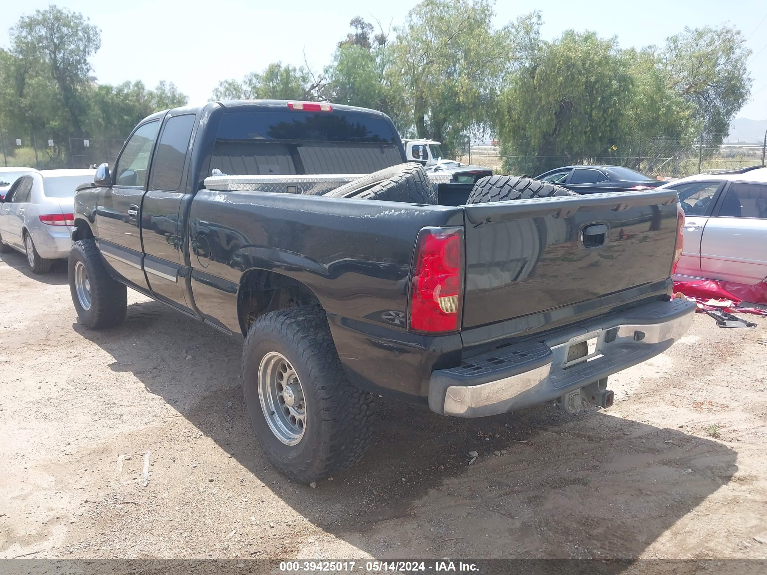 Photo 2 VIN: 2GCEC19T461109574 - CHEVROLET SILVERADO 