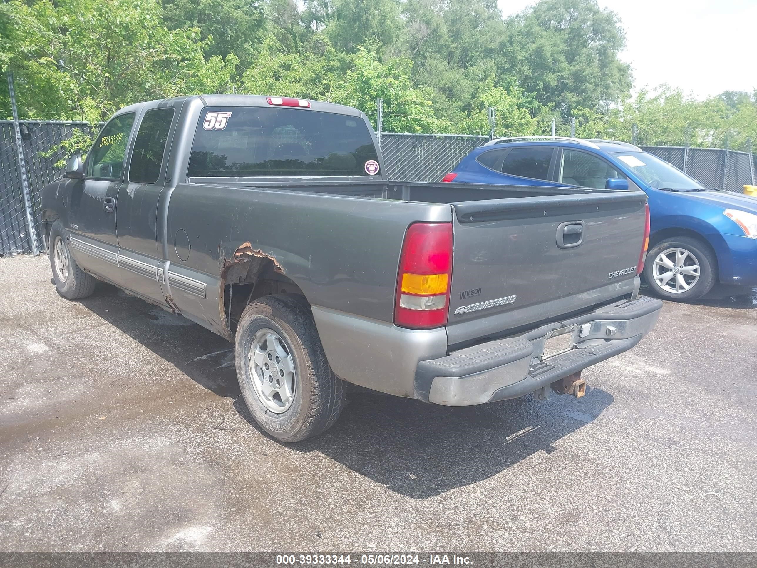 Photo 2 VIN: 2GCEC19T5Y1337473 - CHEVROLET SILVERADO 