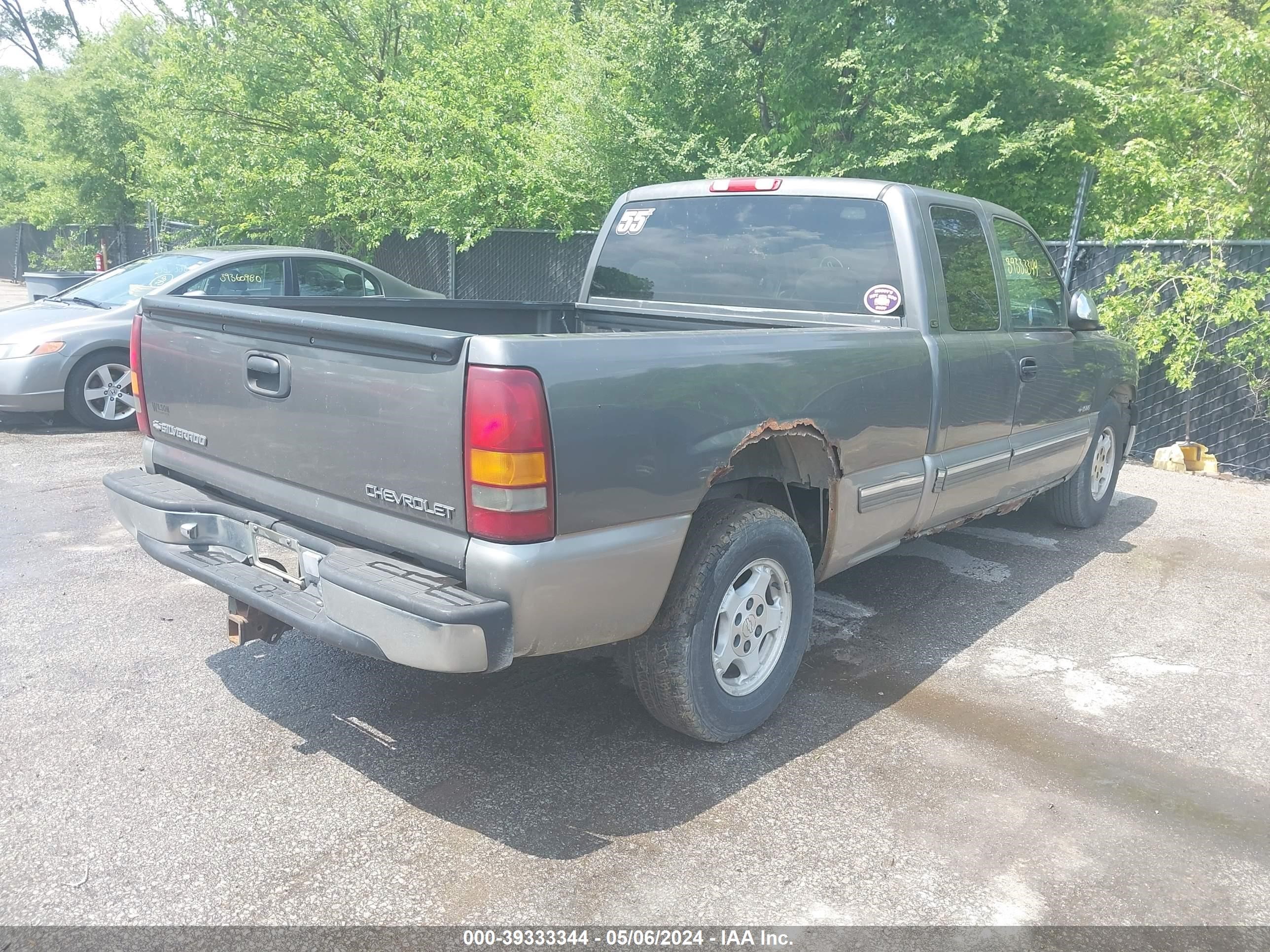 Photo 3 VIN: 2GCEC19T5Y1337473 - CHEVROLET SILVERADO 