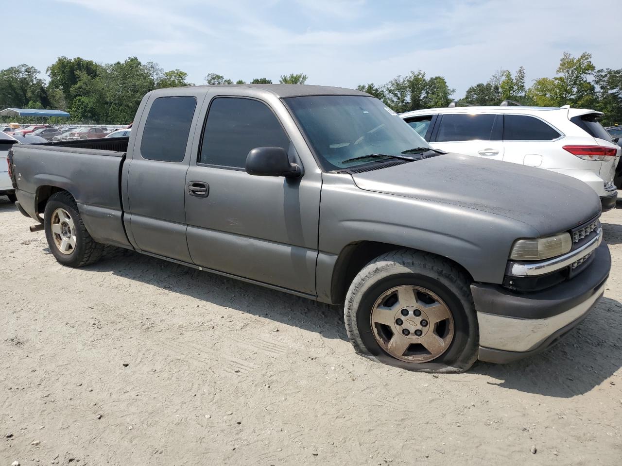 Photo 3 VIN: 2GCEC19T6Y1240055 - CHEVROLET SILVERADO 