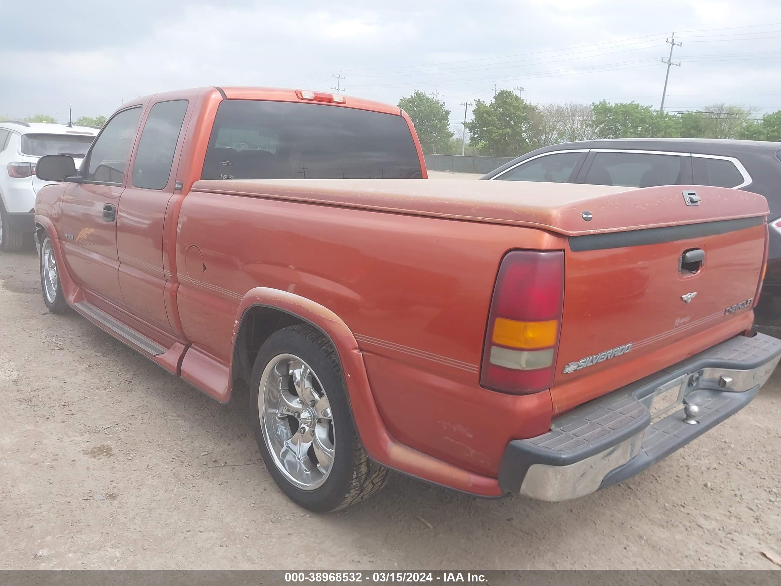 Photo 2 VIN: 2GCEC19T711165162 - CHEVROLET SILVERADO 