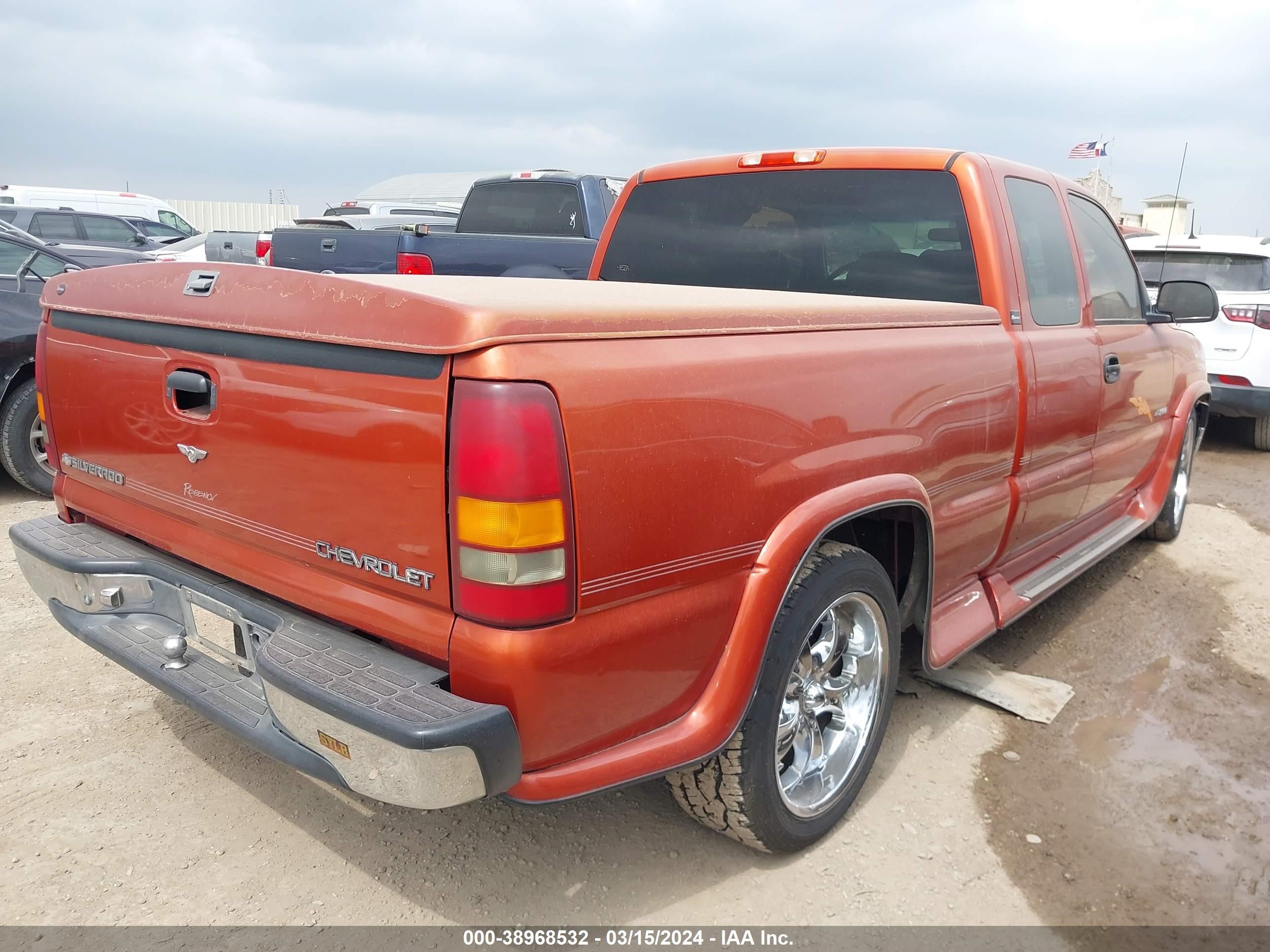 Photo 3 VIN: 2GCEC19T711165162 - CHEVROLET SILVERADO 