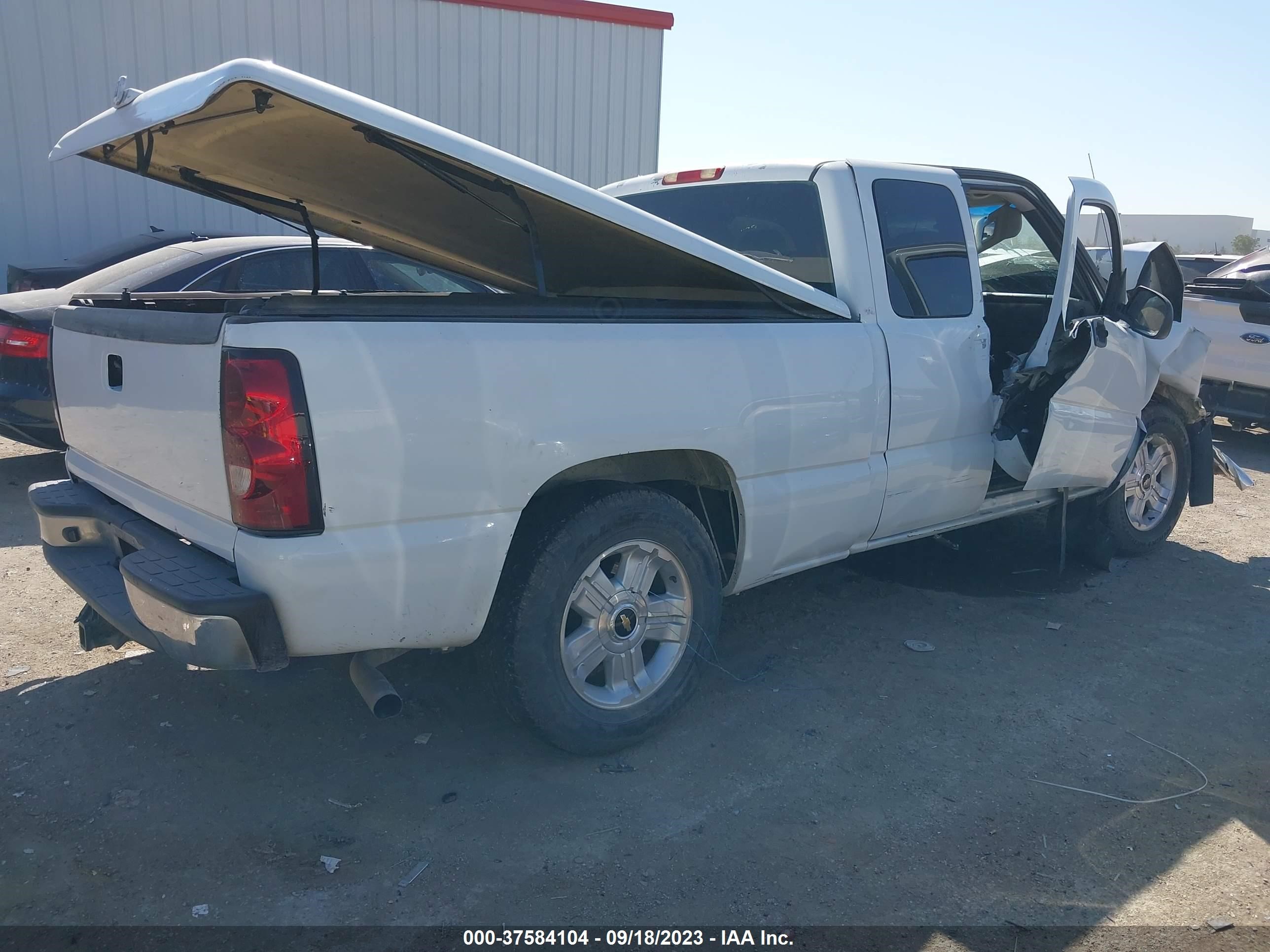 Photo 3 VIN: 2GCEC19T741434510 - CHEVROLET SILVERADO 