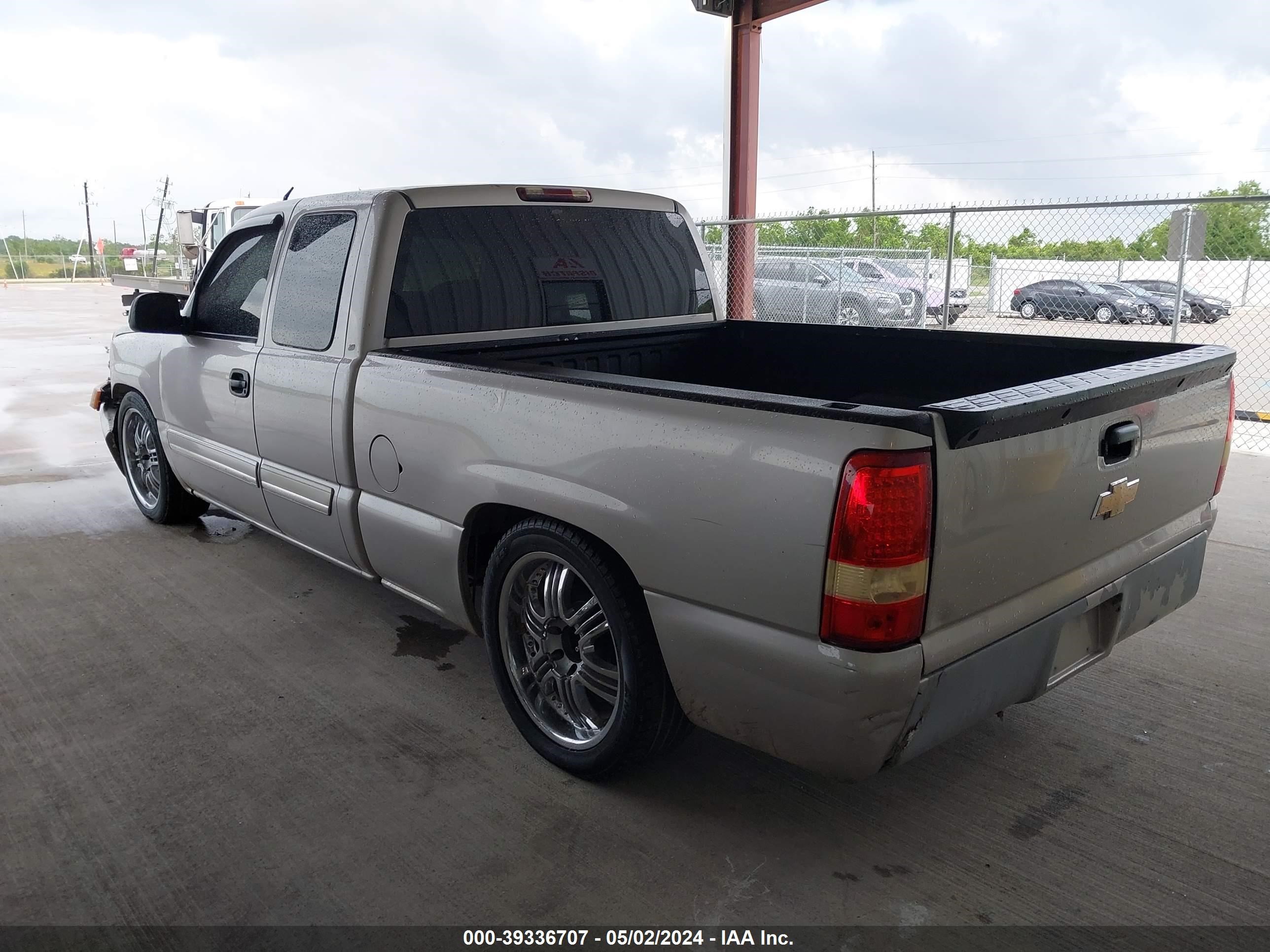 Photo 2 VIN: 2GCEC19T761278469 - CHEVROLET SILVERADO 