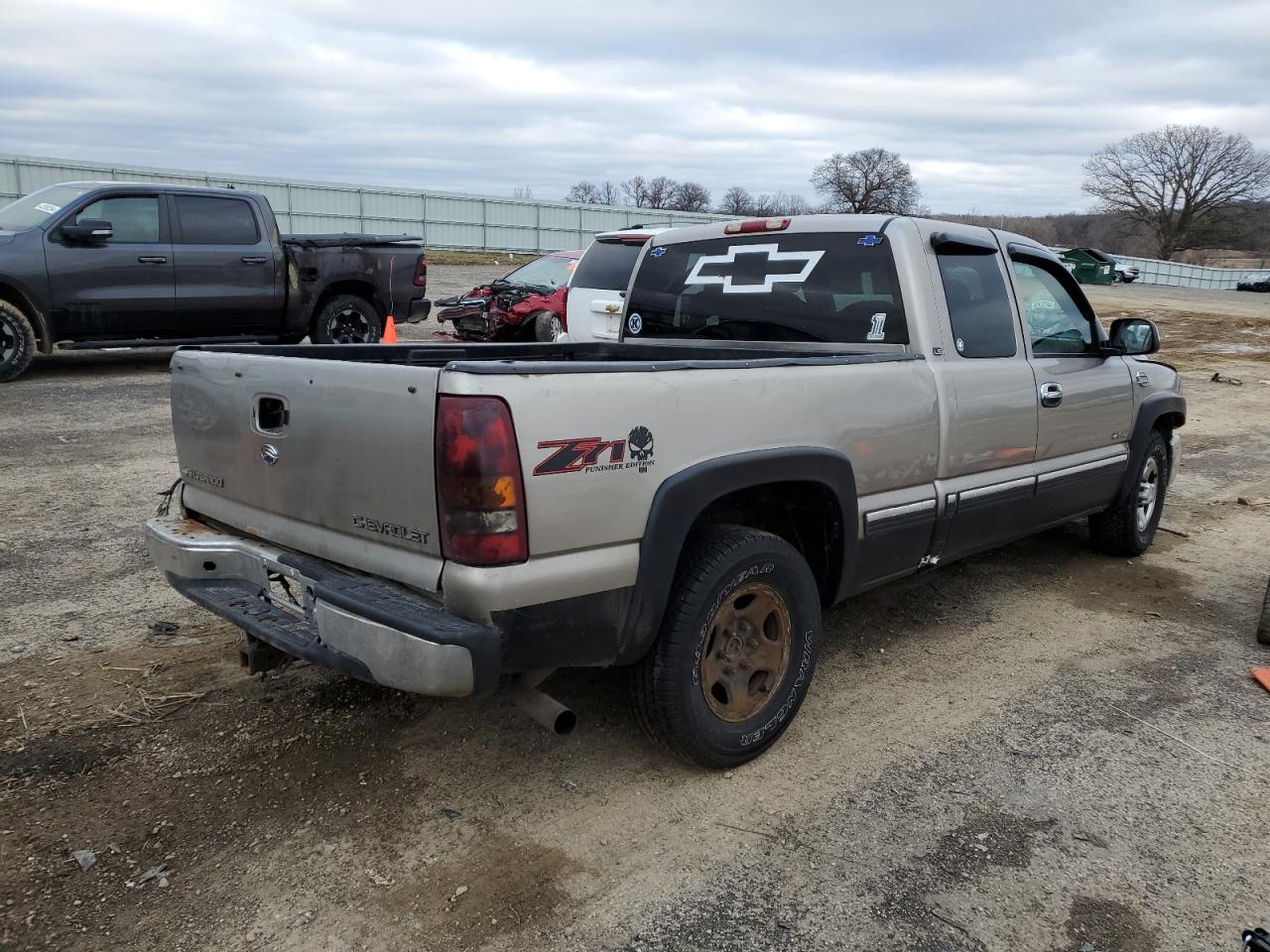 Photo 2 VIN: 2GCEC19T811347582 - CHEVROLET SILVERADO 