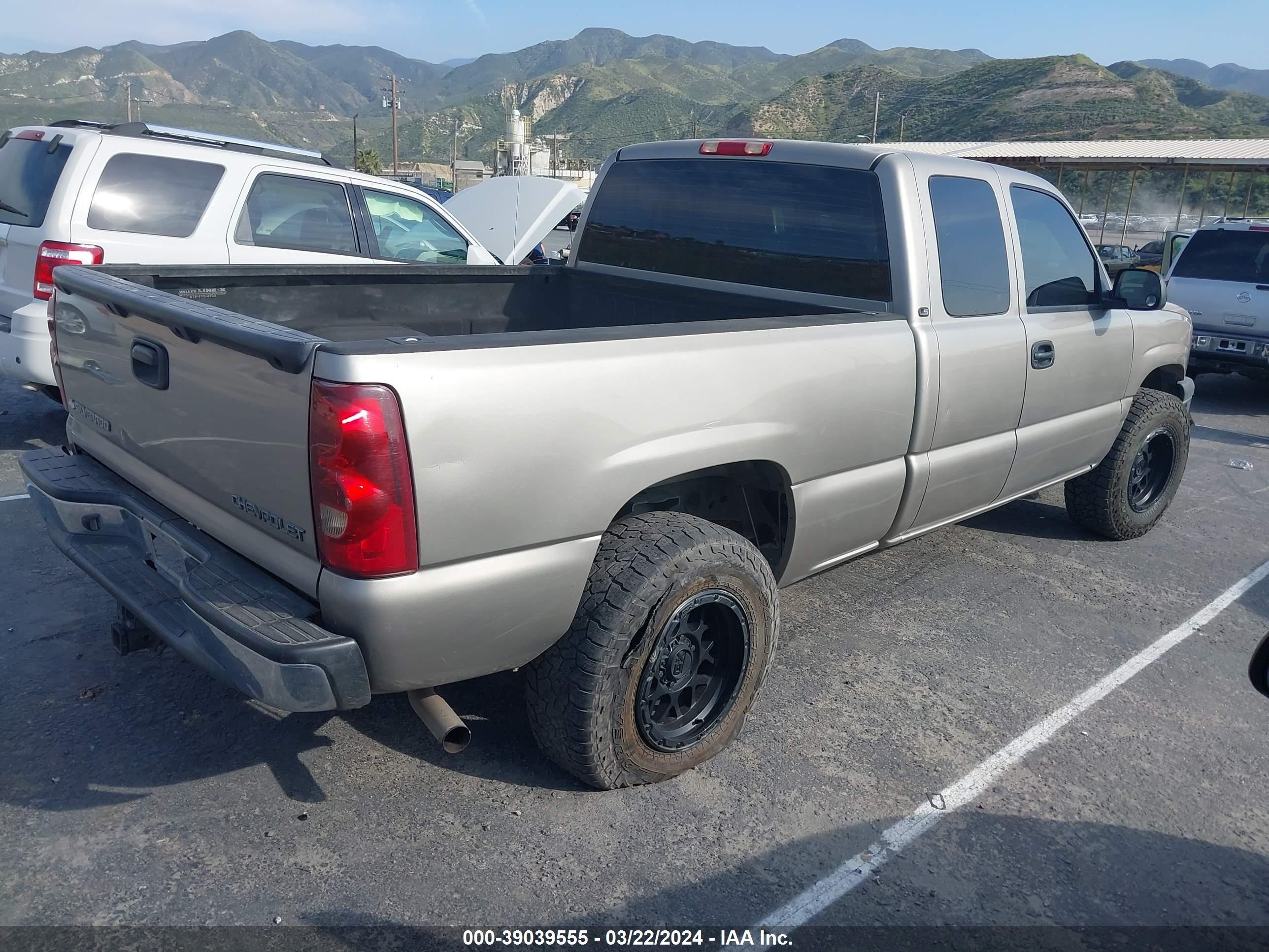 Photo 3 VIN: 2GCEC19T931391111 - CHEVROLET SILVERADO 