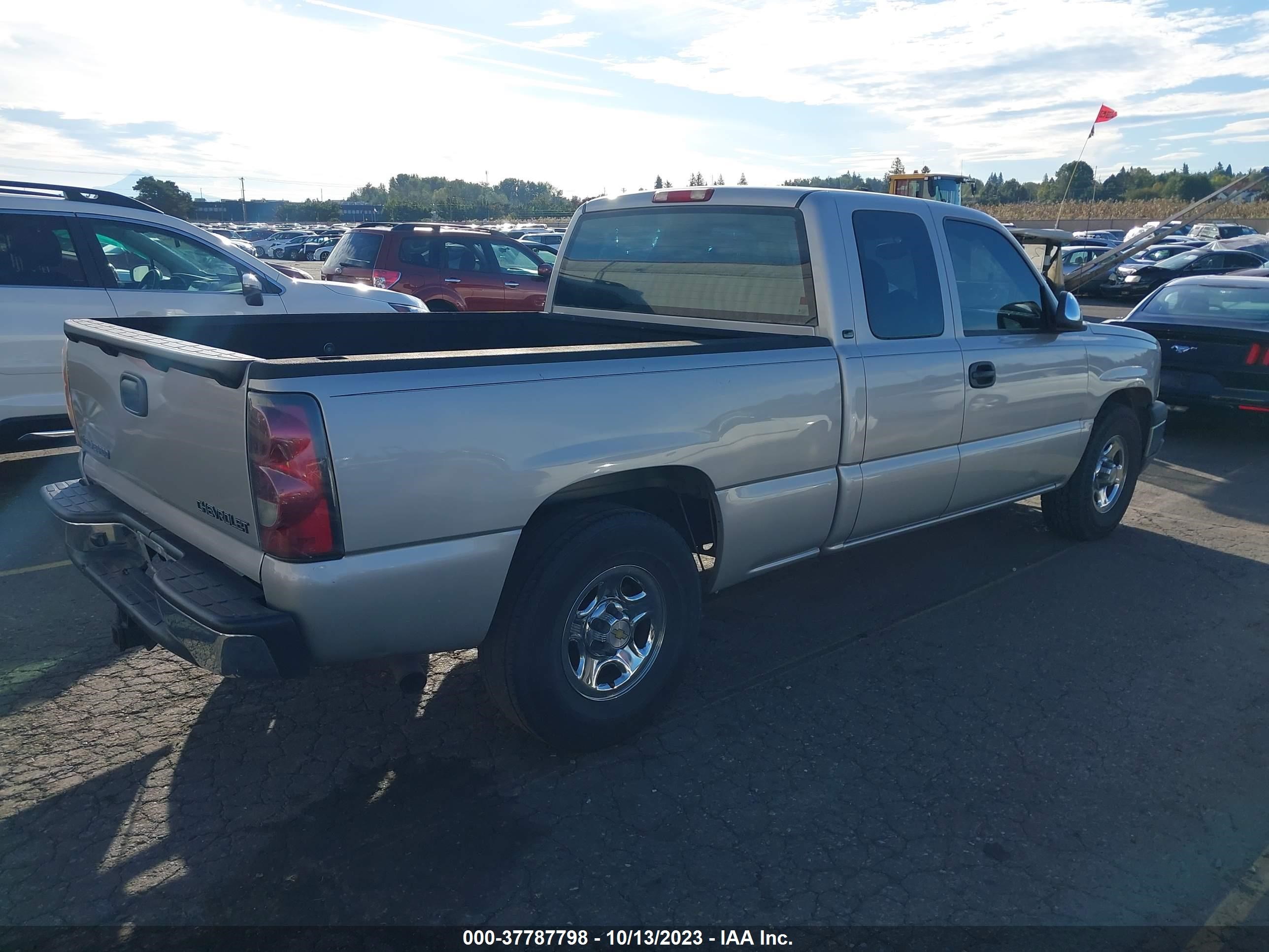 Photo 3 VIN: 2GCEC19T941163255 - CHEVROLET SILVERADO 