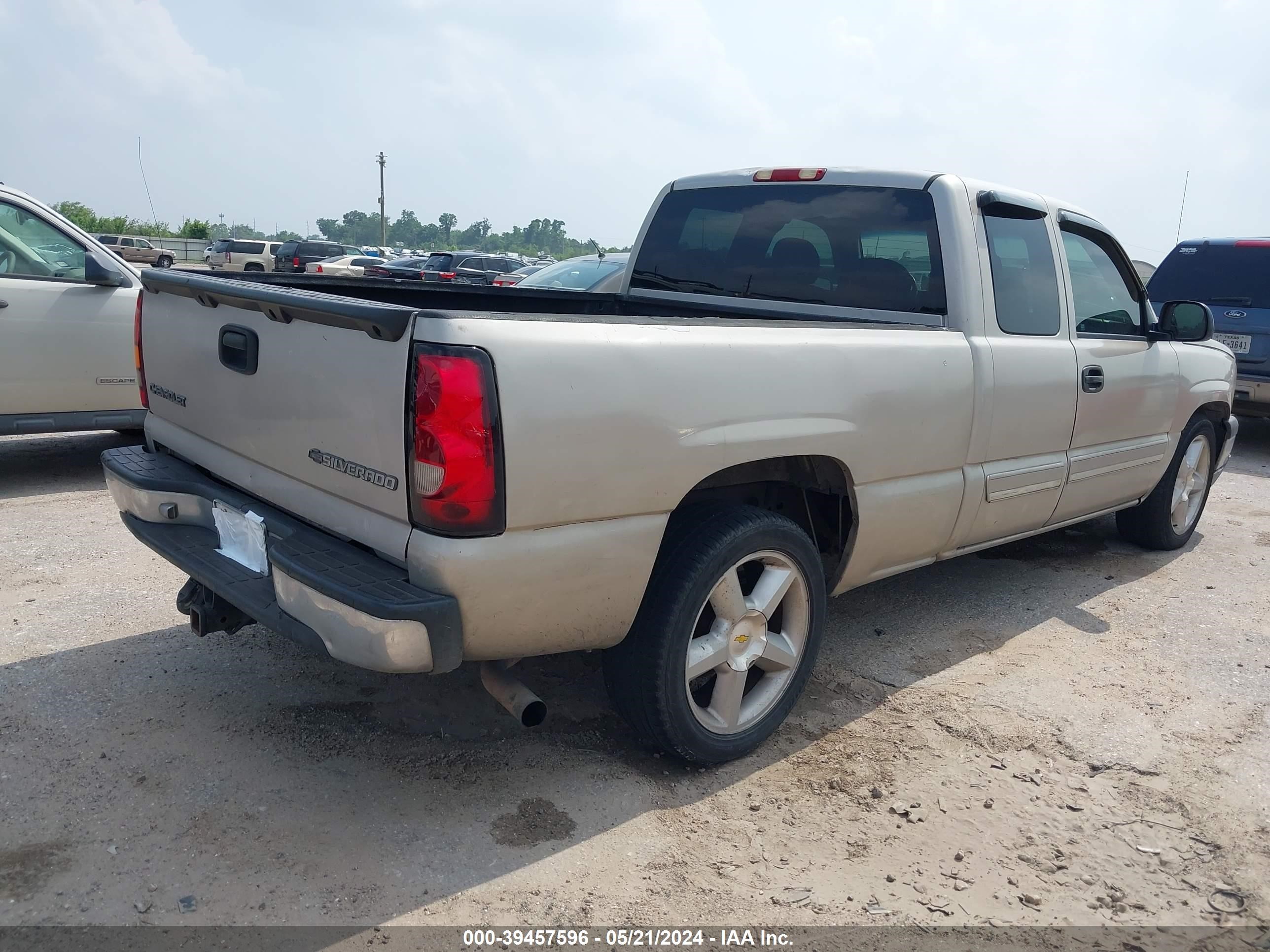 Photo 3 VIN: 2GCEC19T941209067 - CHEVROLET SILVERADO 