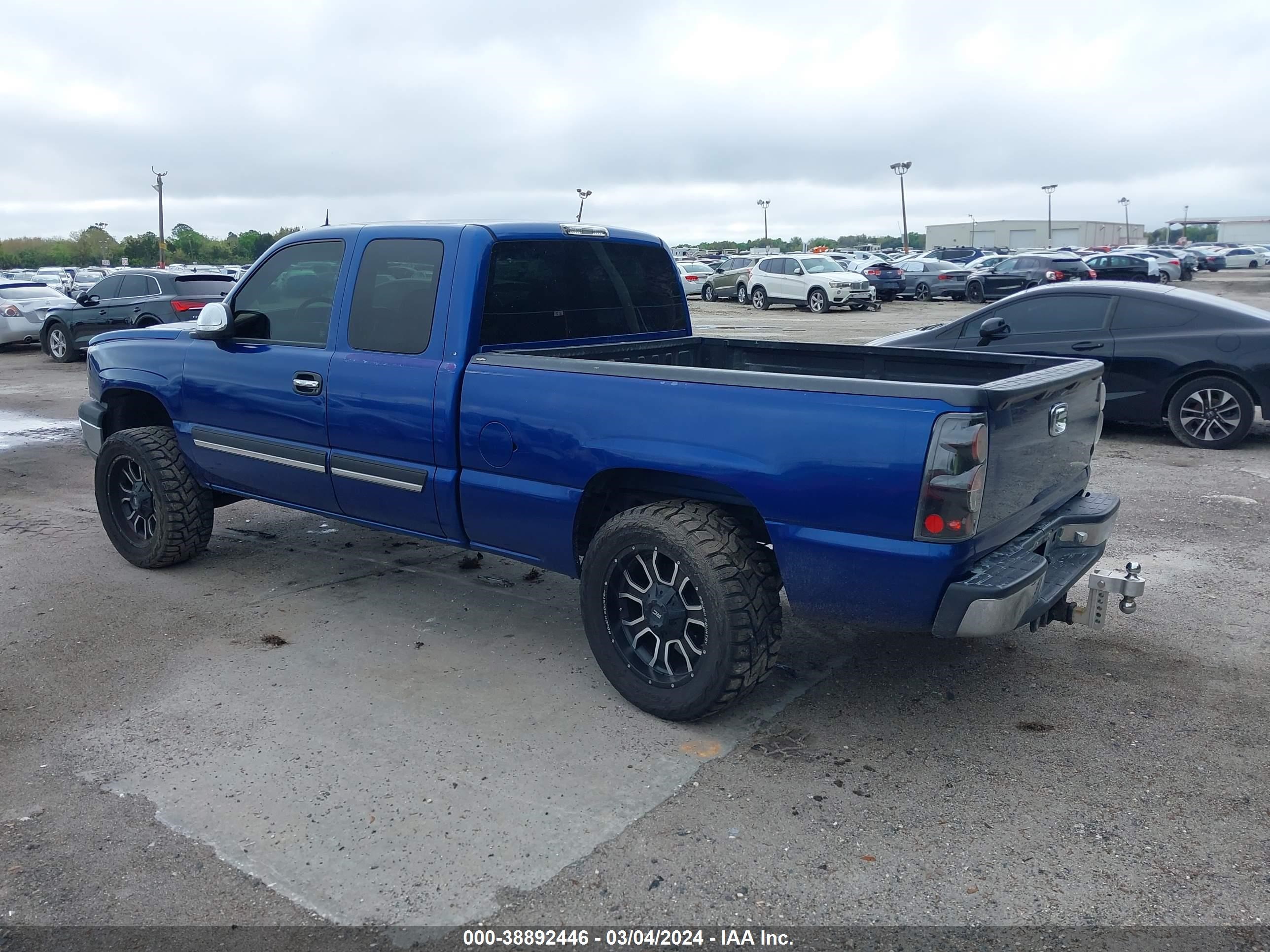 Photo 2 VIN: 2GCEC19T941243459 - CHEVROLET SILVERADO 