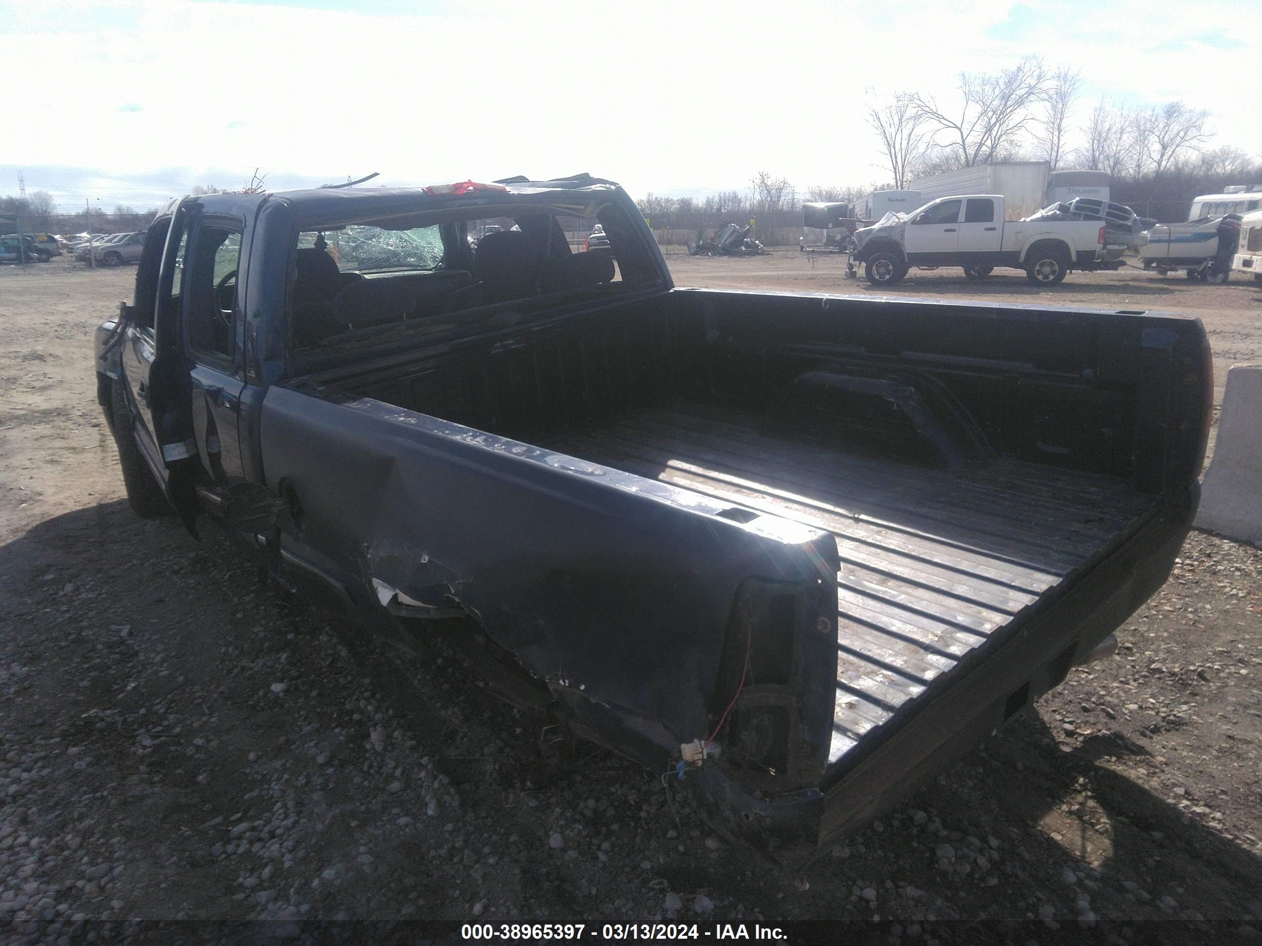 Photo 2 VIN: 2GCEC19T9Y1372601 - CHEVROLET SILVERADO 