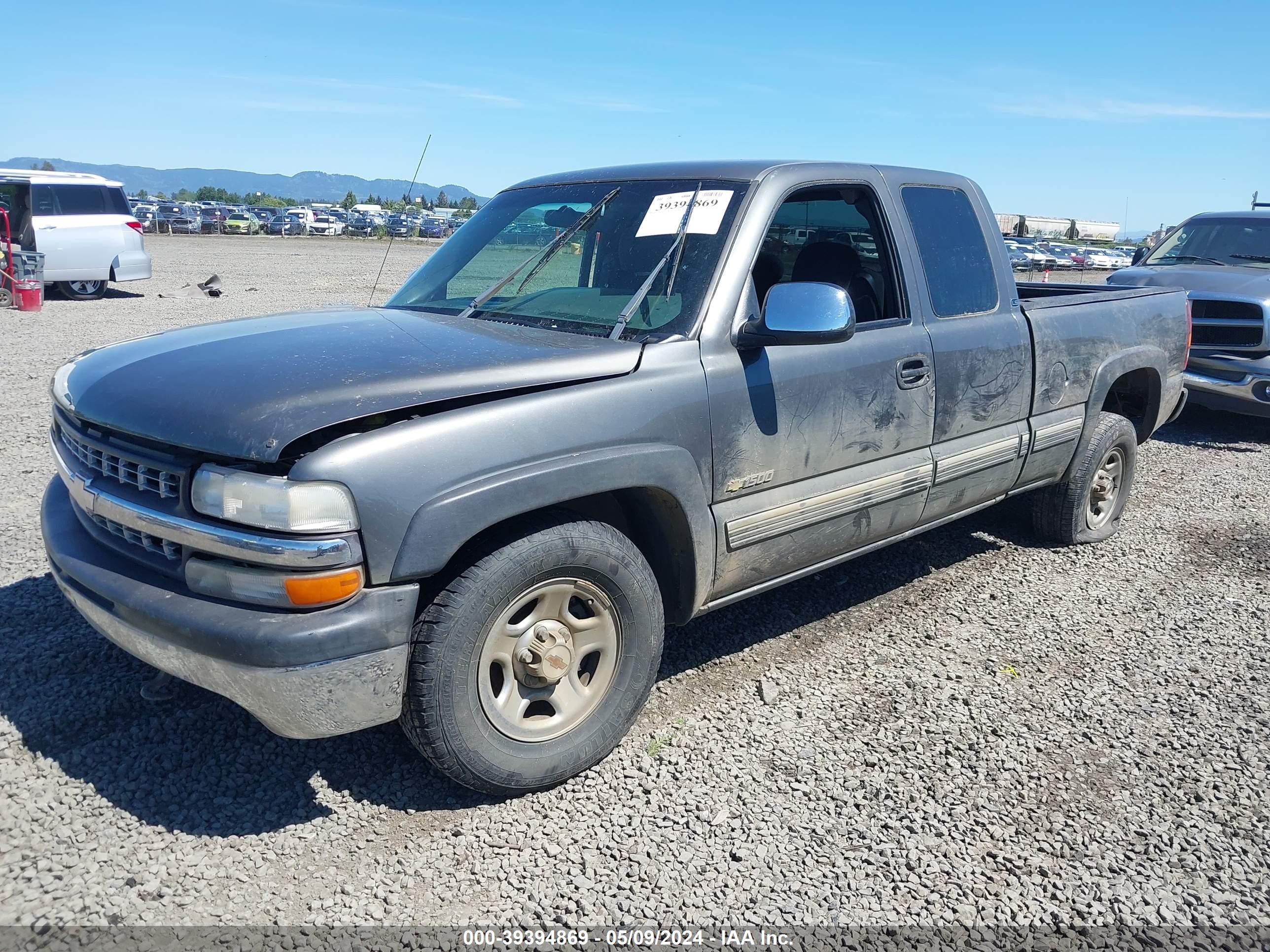 Photo 1 VIN: 2GCEC19TX11205301 - CHEVROLET SILVERADO 