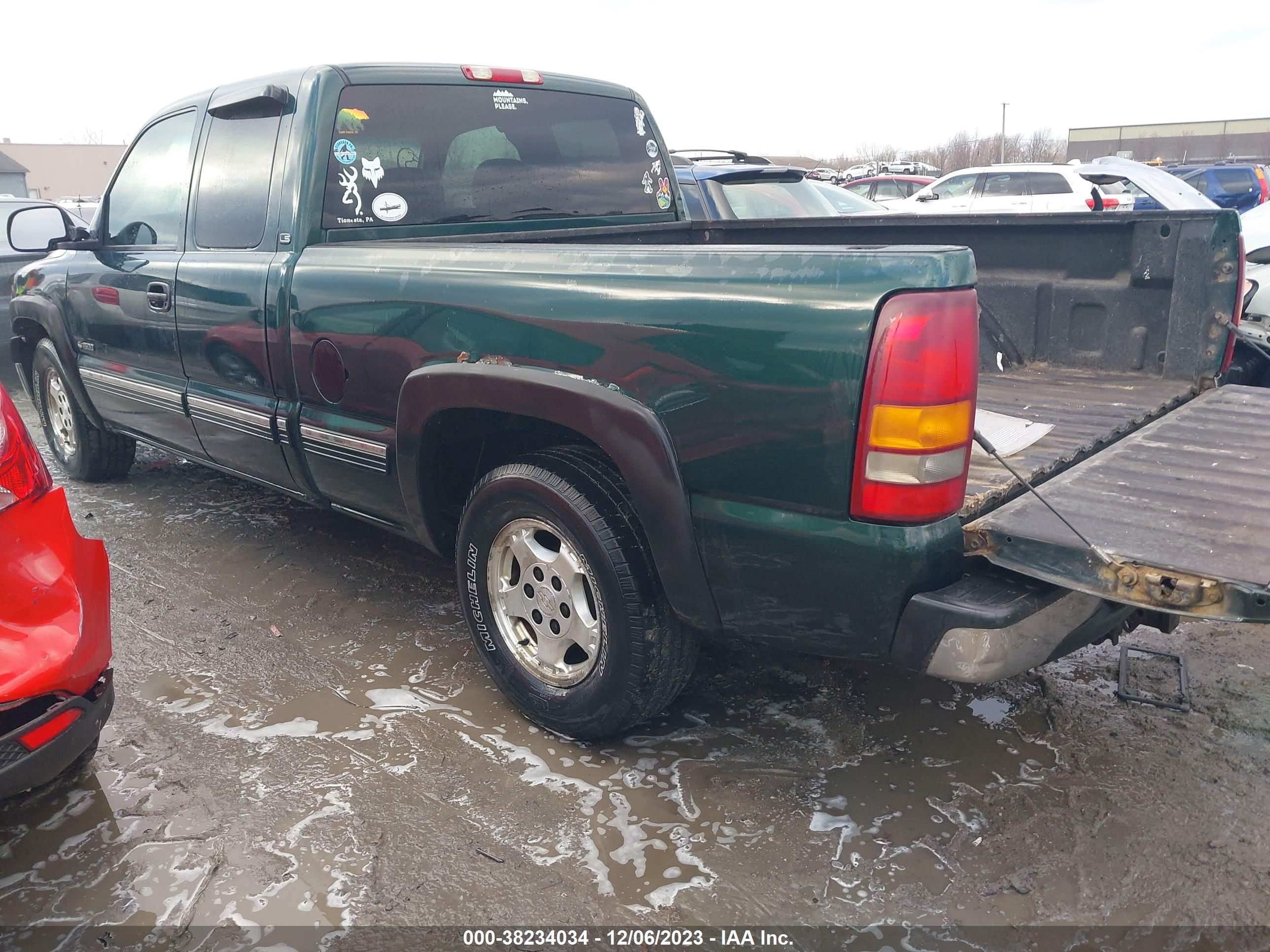 Photo 2 VIN: 2GCEC19TX21203467 - CHEVROLET SILVERADO 