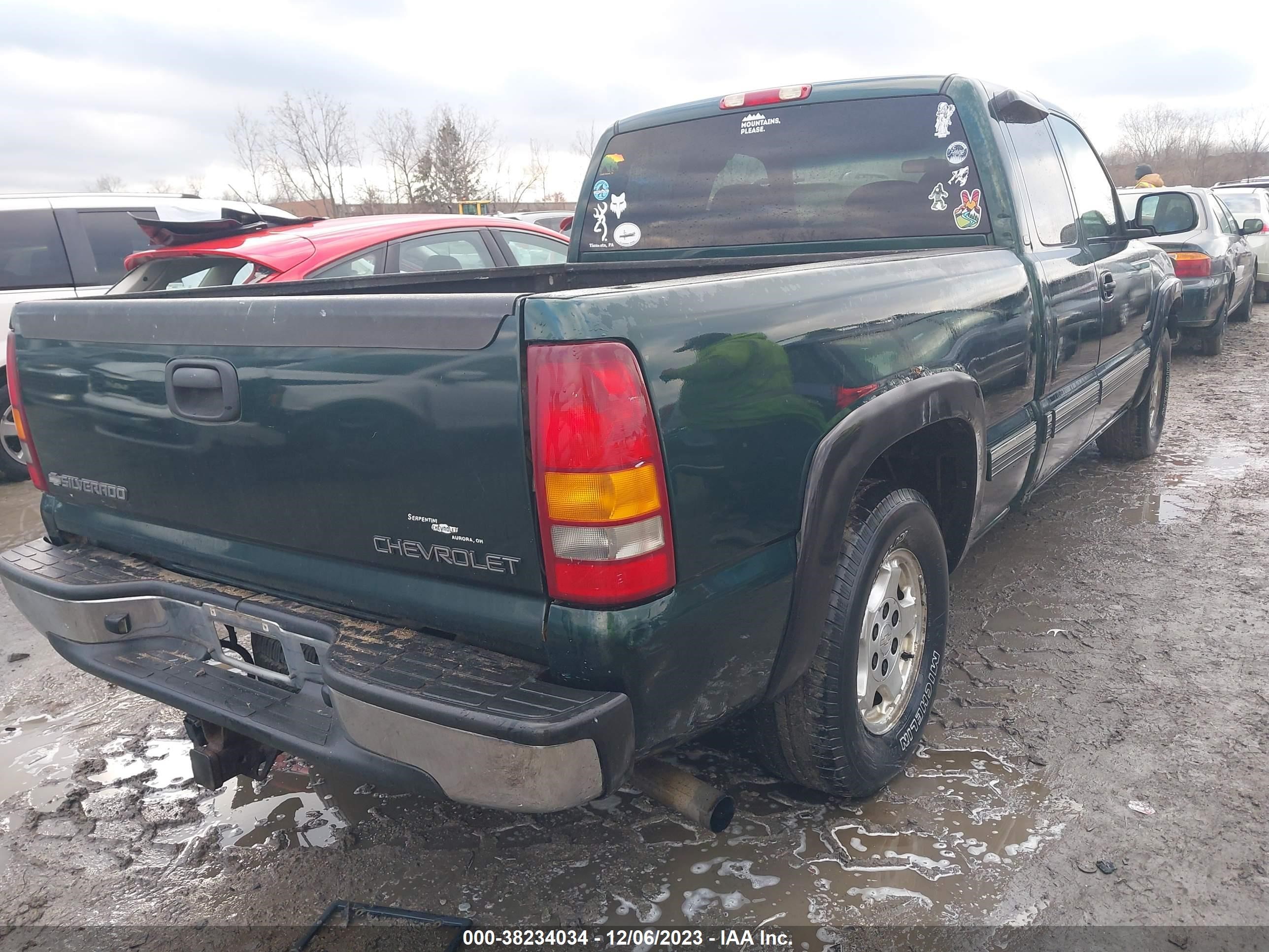 Photo 3 VIN: 2GCEC19TX21203467 - CHEVROLET SILVERADO 