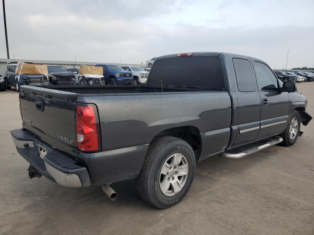 Photo 2 VIN: 2GCEC19TX41249013 - CHEVROLET SILVERADO 