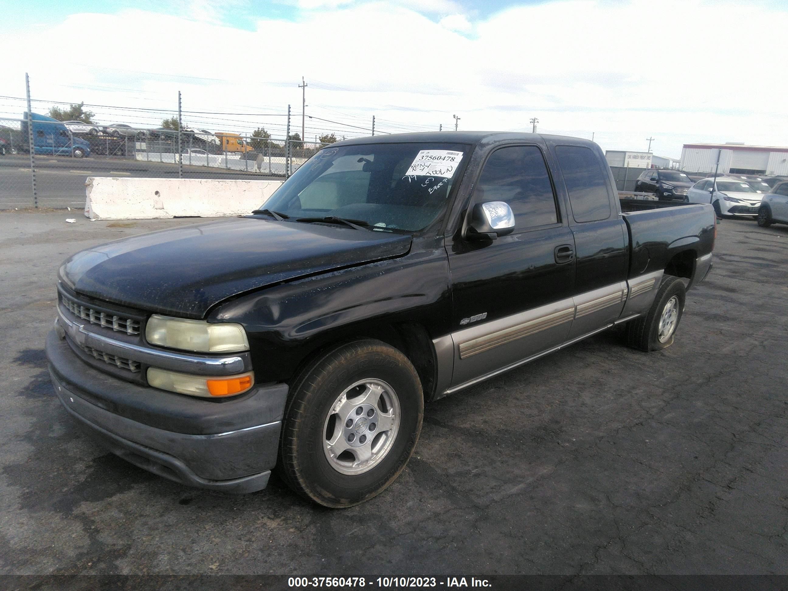 Photo 1 VIN: 2GCEC19TXY1327005 - CHEVROLET SILVERADO 