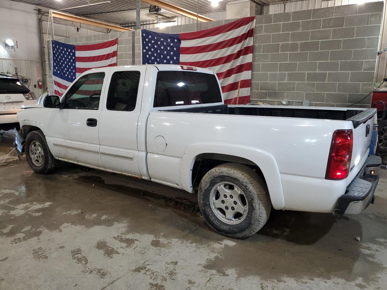 Photo 1 VIN: 2GCEC19V031105020 - CHEVROLET SILVERADO 